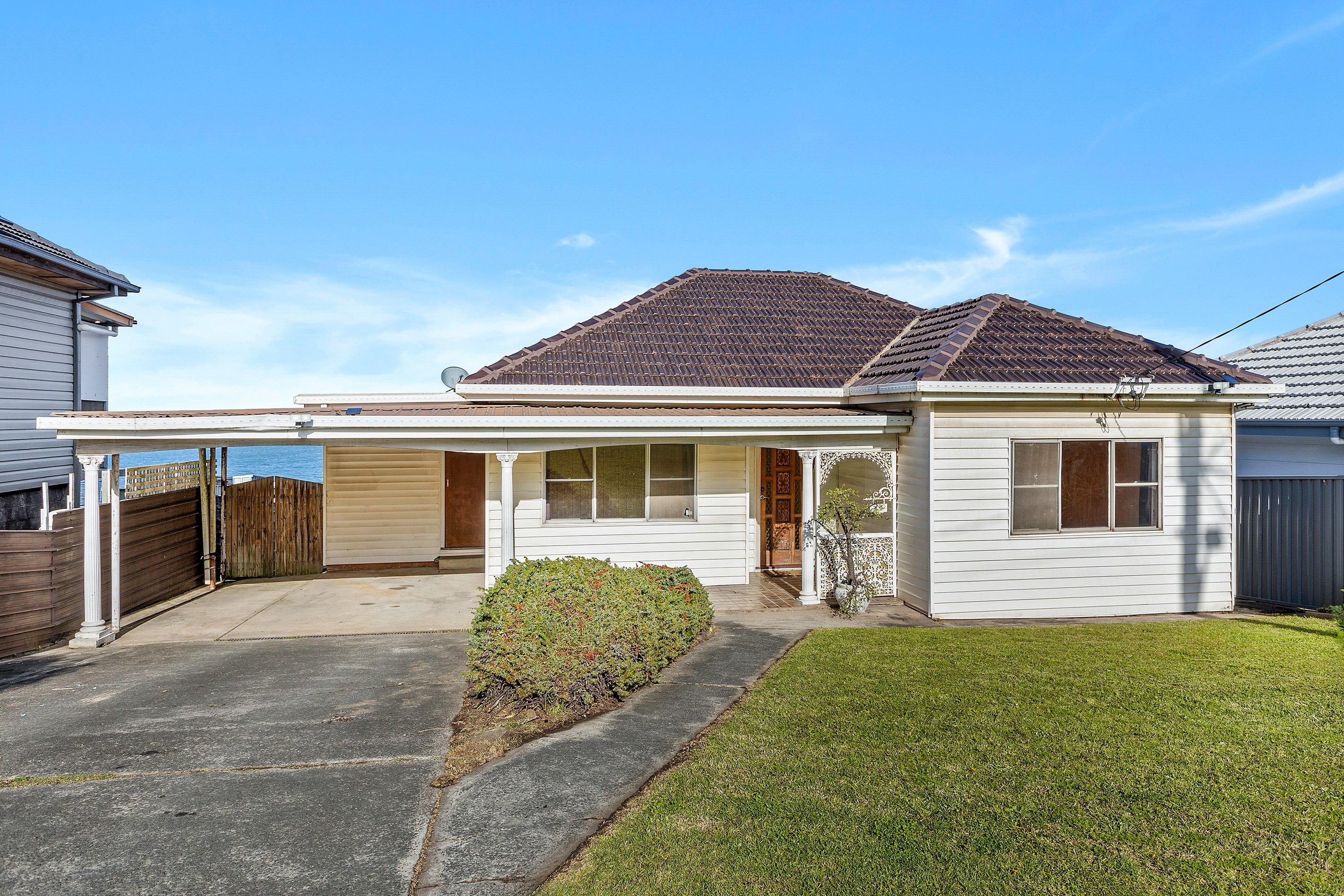 49 Northcliffe Drive, Lake Heights, NSW 2502