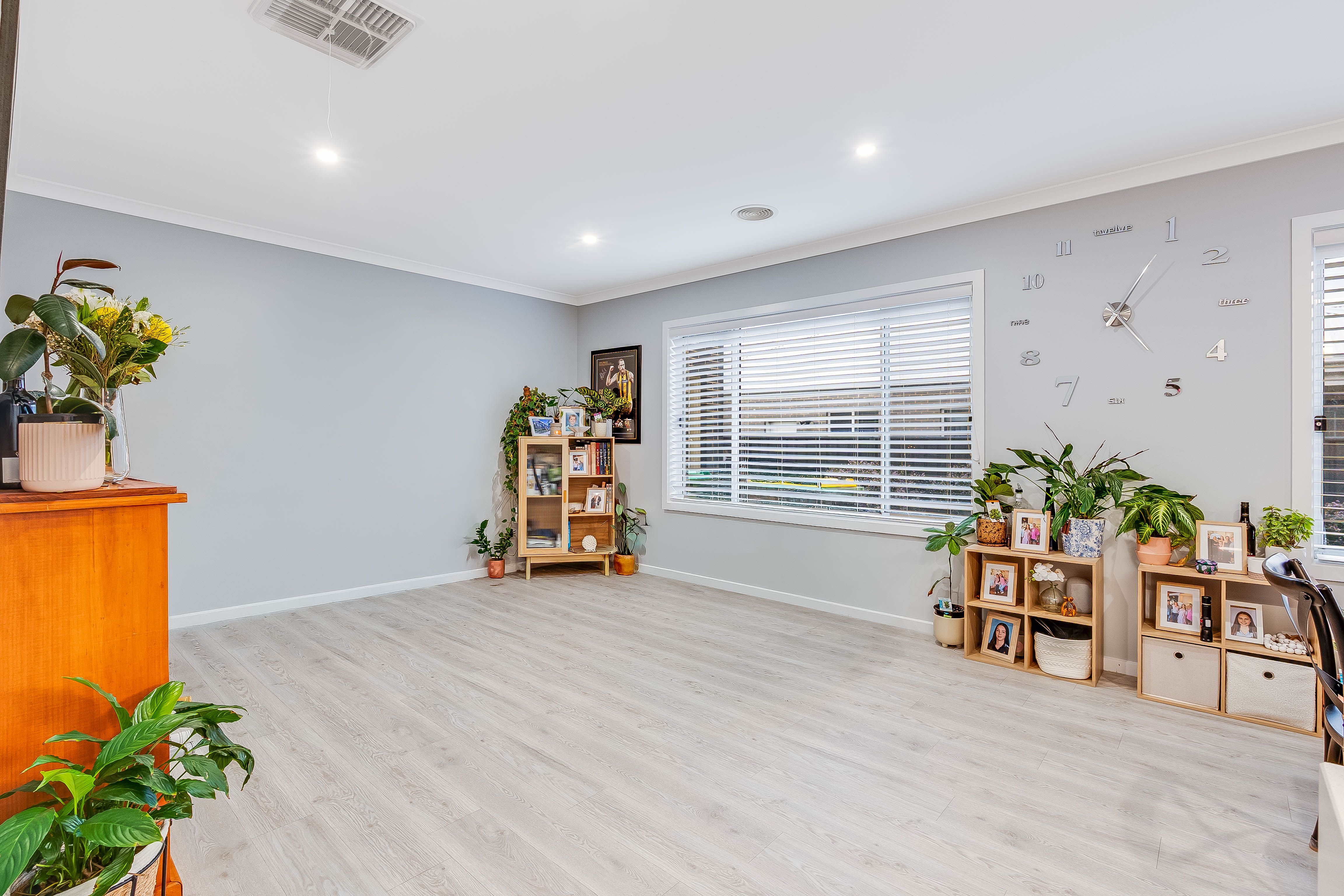 16 Edgar Road — photo 4 of 28
