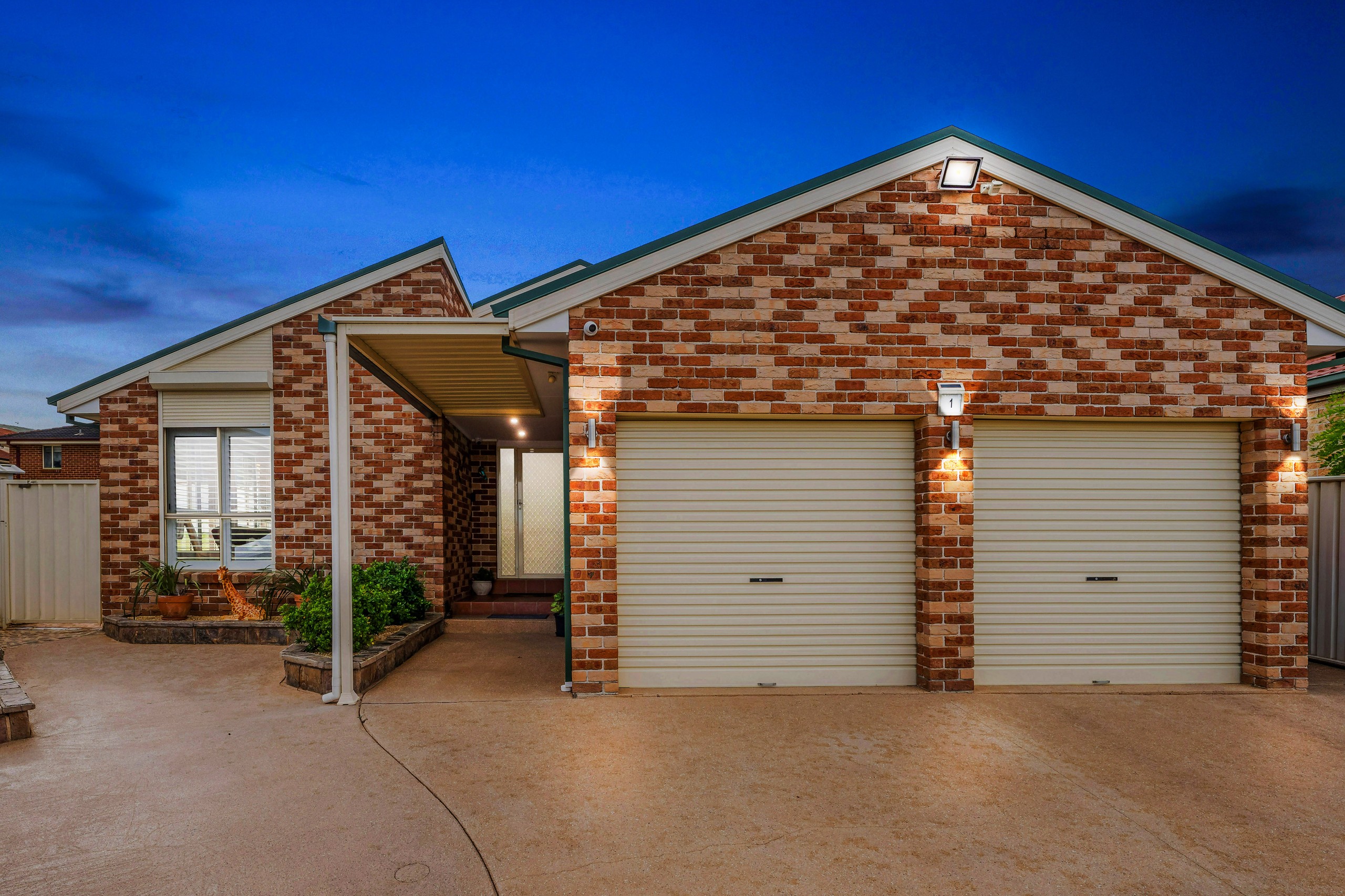 1 Oldbury Place, West Hoxton, NSW 2171