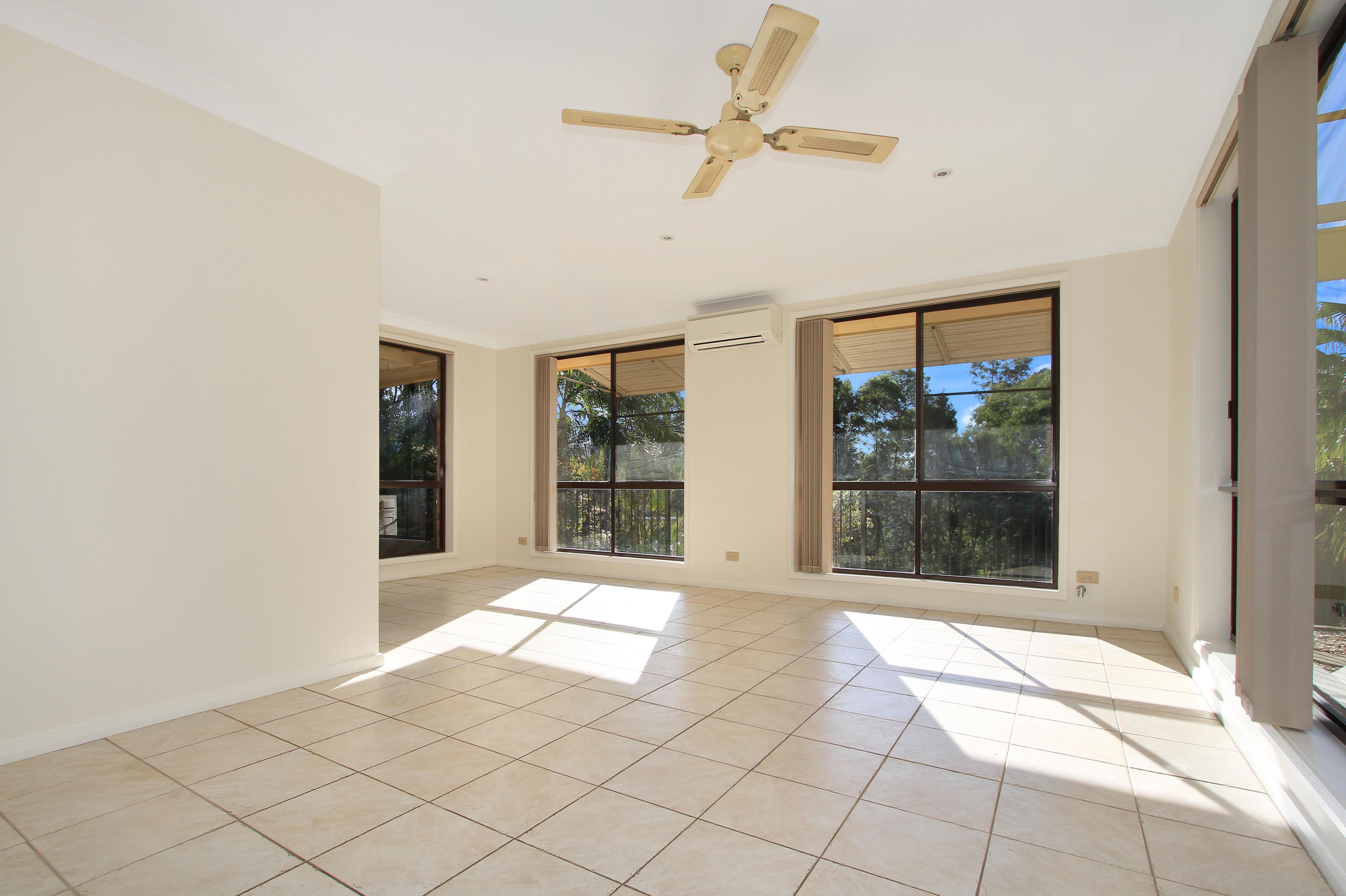 37 Plumwood Crescent, Cordeaux Heights, NSW 2526