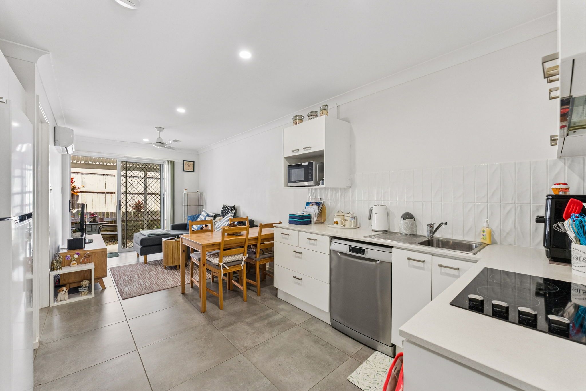 14/10-12 Bishop Street — photo 8 of 16