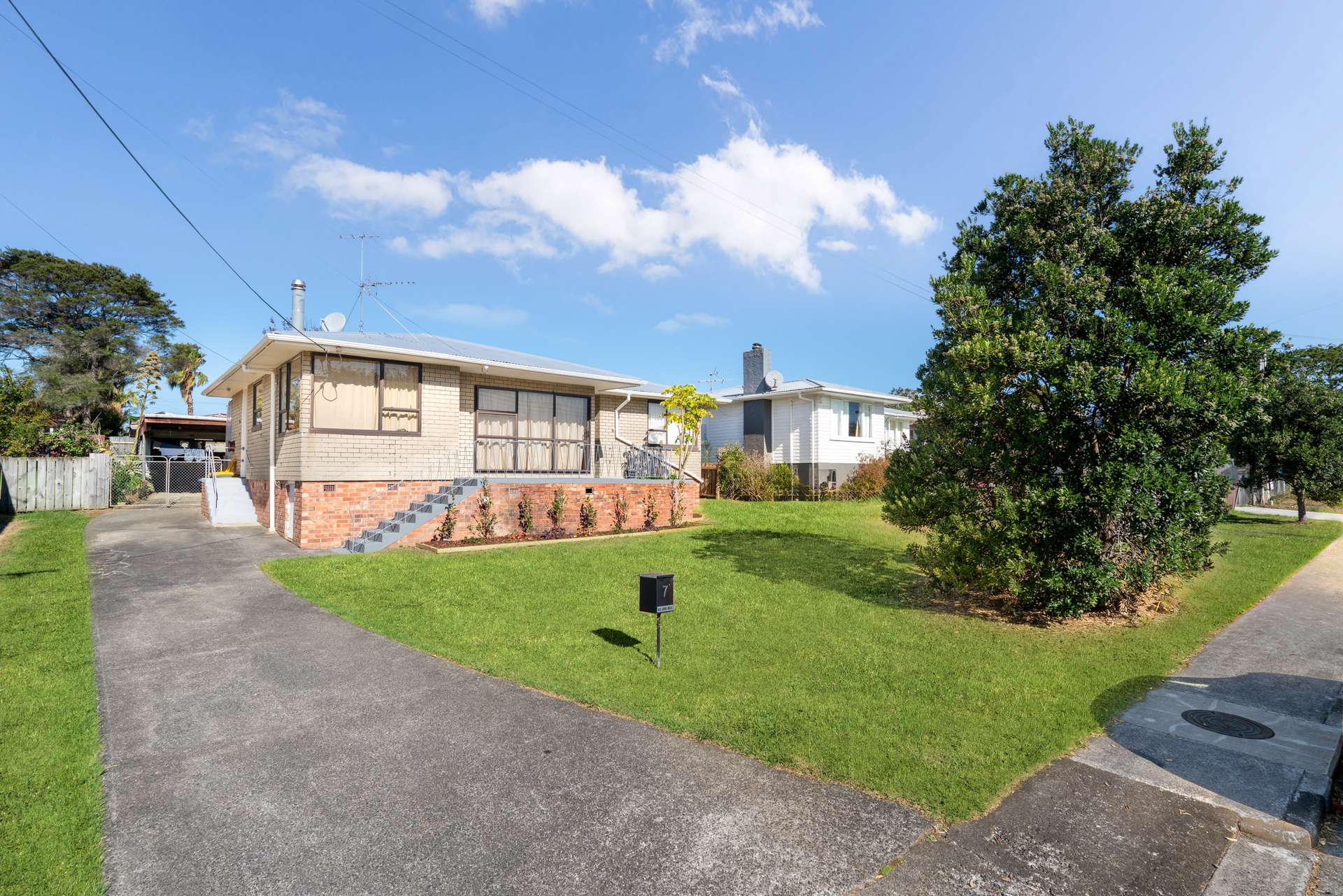 7 Cobham Crescent photo 16