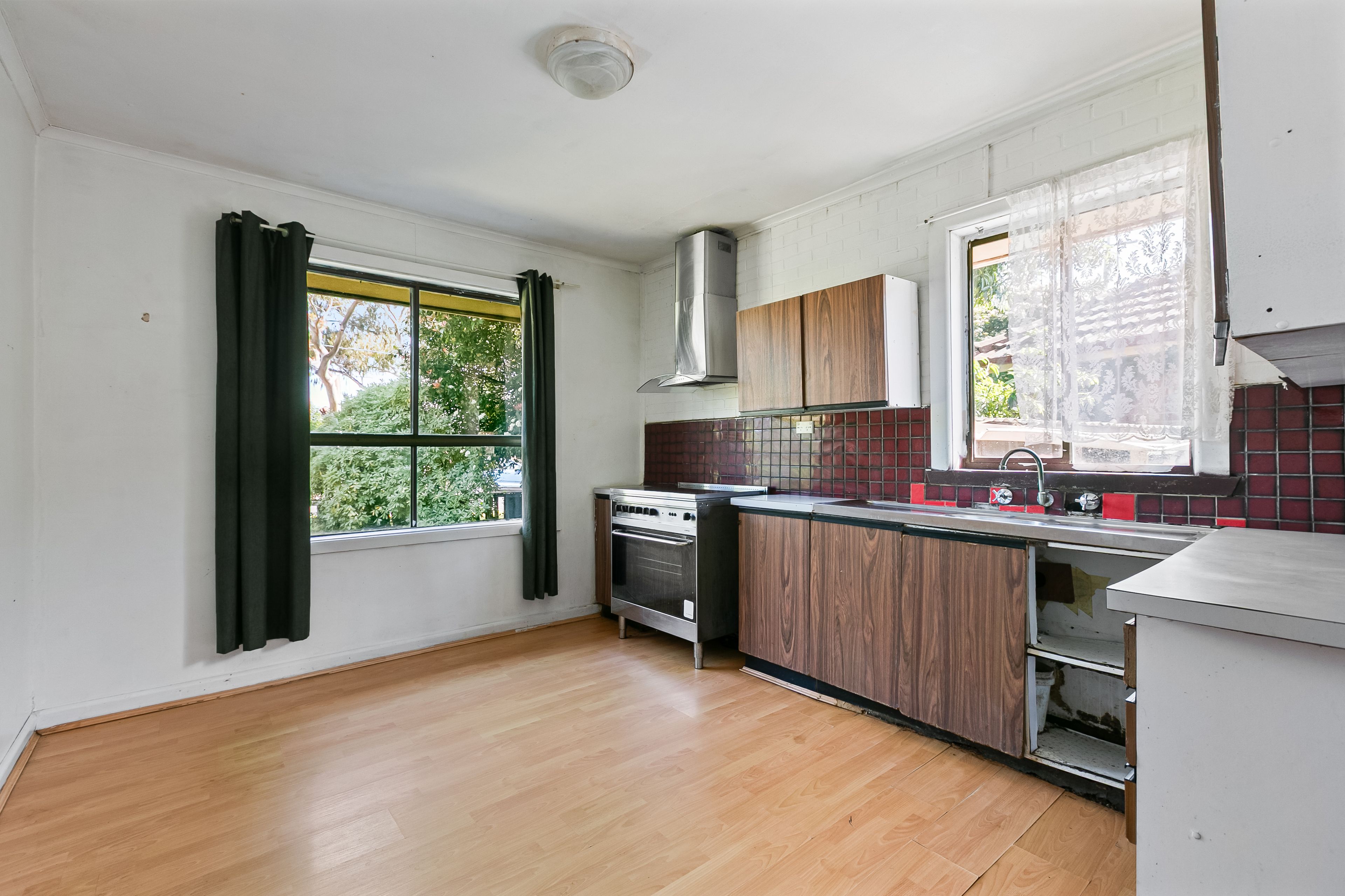 106 Boldrewood Parade — photo 3 of 9