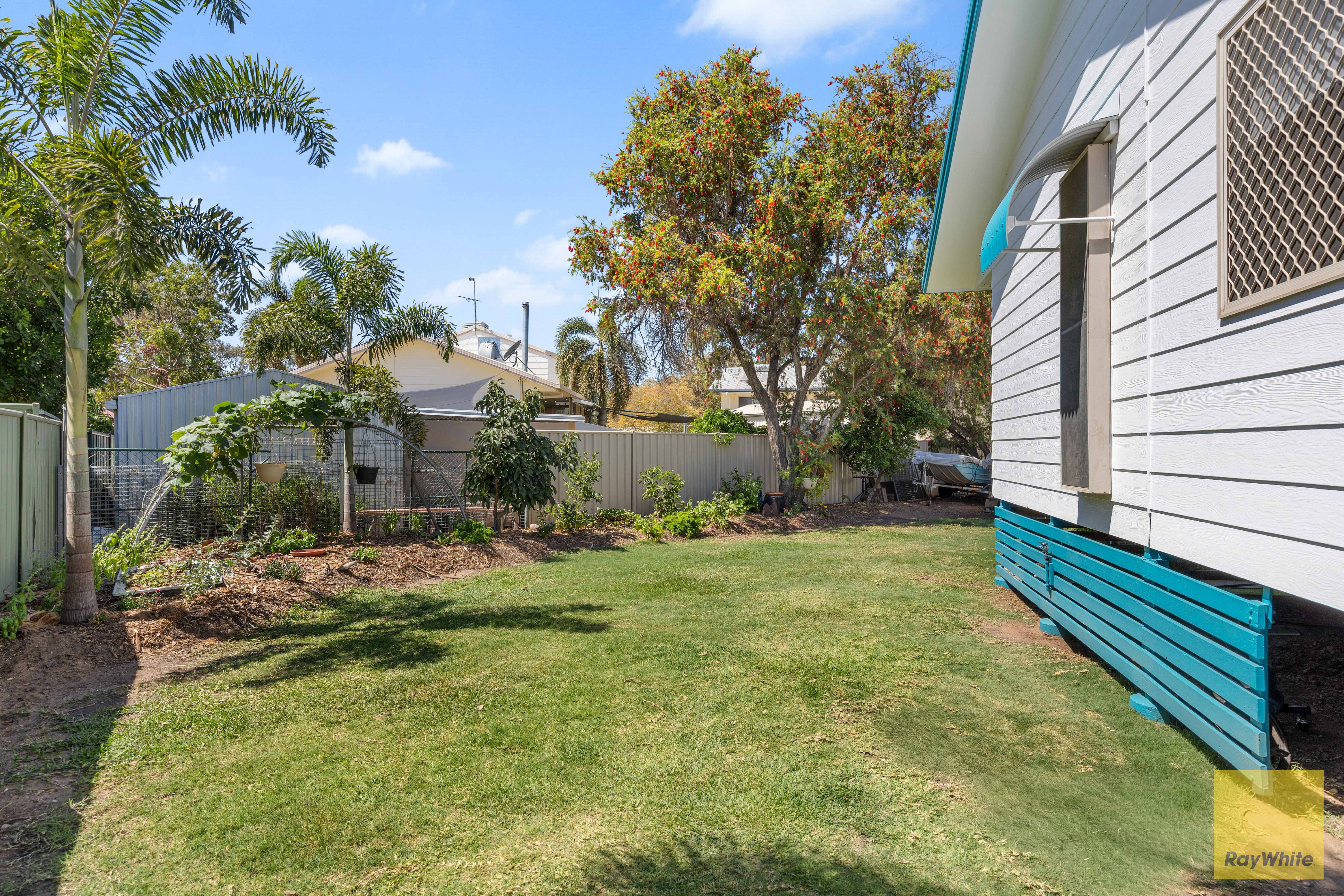 2 Michelle Place — photo 24 of 25