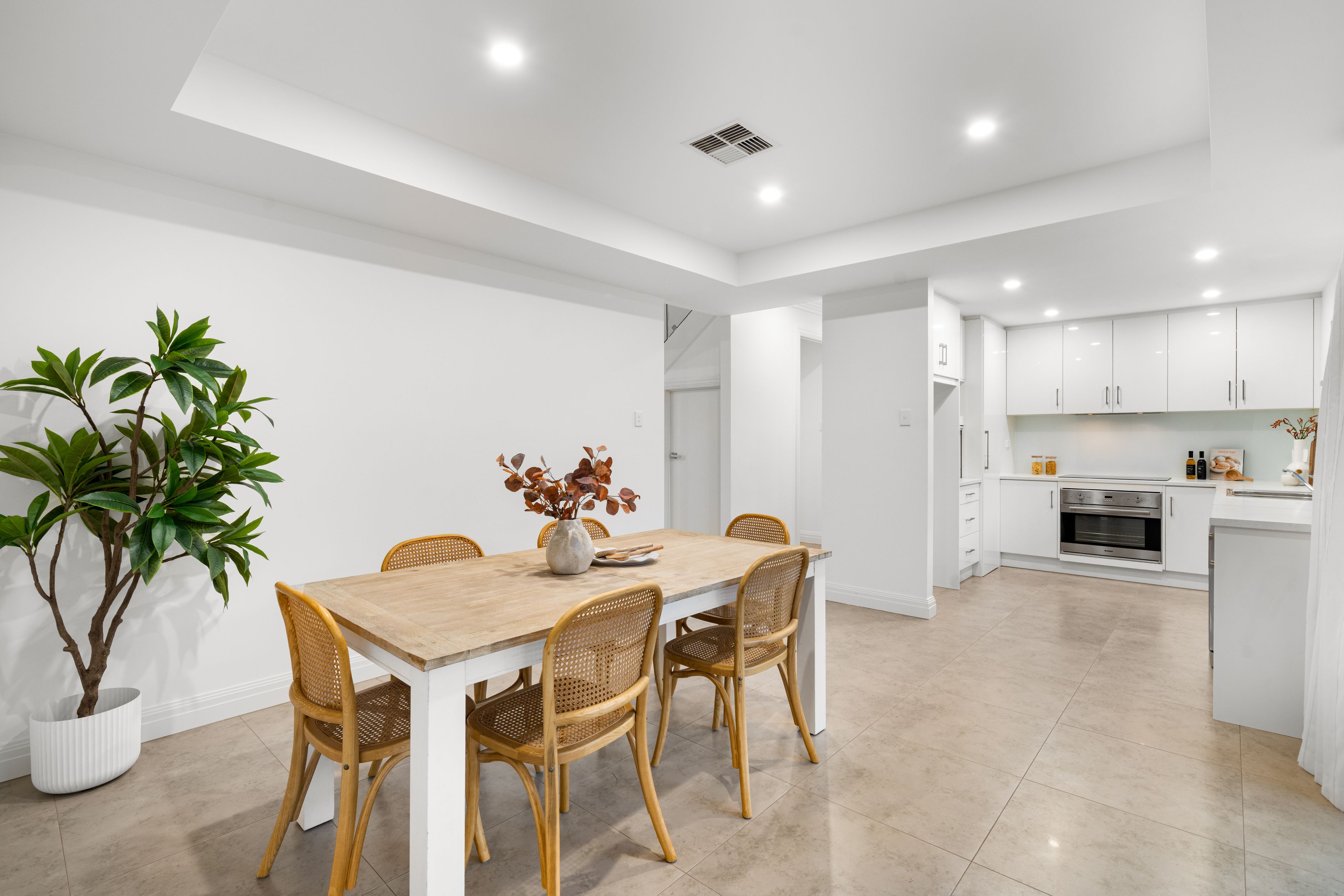 13 Thistle Avenue — photo 6 of 25