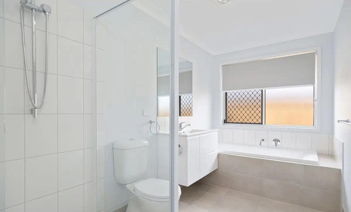 1B Giles Court, Gracemere, QLD 4702