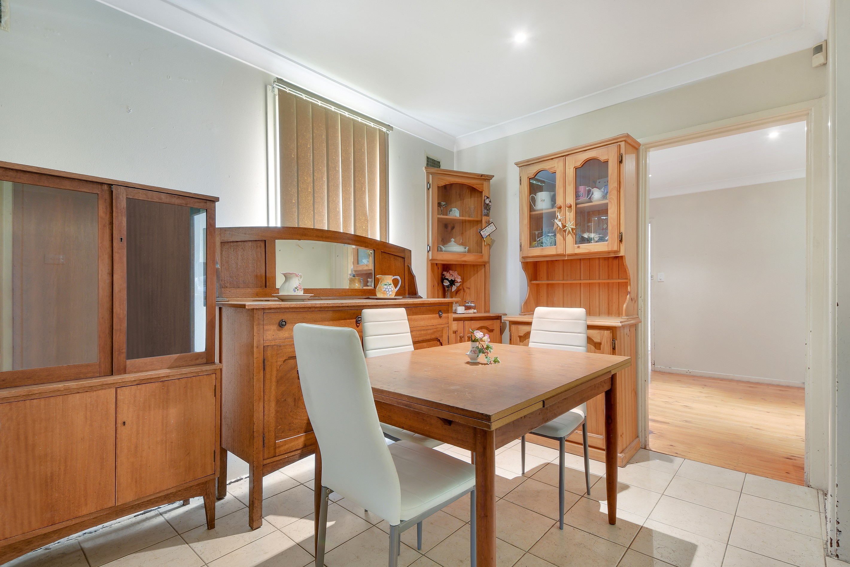 33 Blackwood Crescent, Macquarie Fields, NSW 2564
