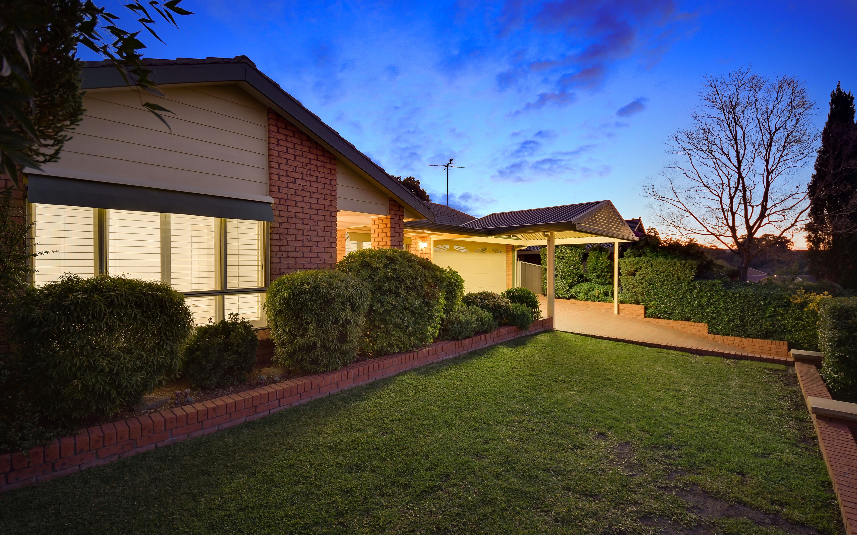 15 Honeysuckle Avenue, Glenmore Park, NSW 2745