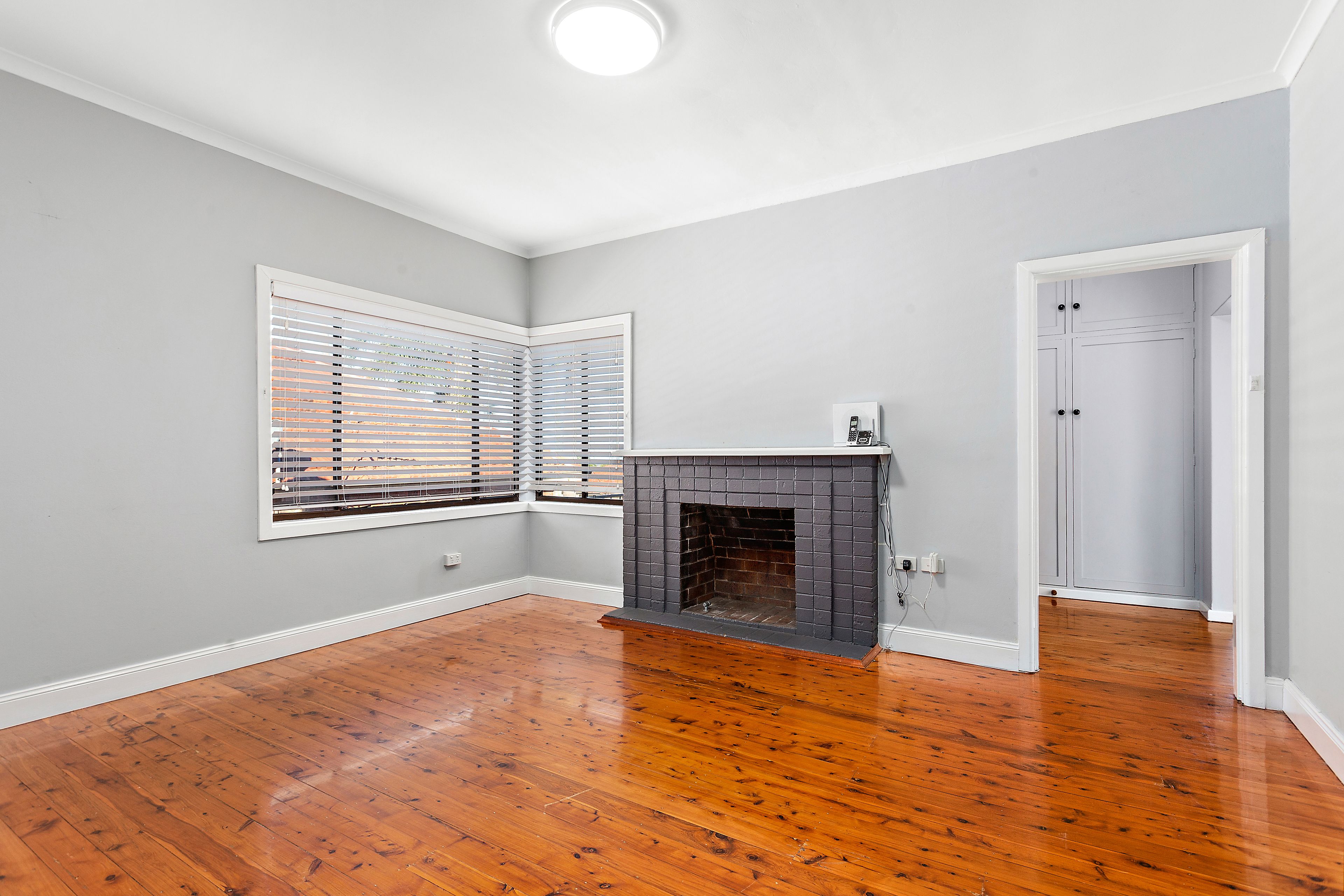 192 Flagstaff Road, Lake Heights, NSW 2502