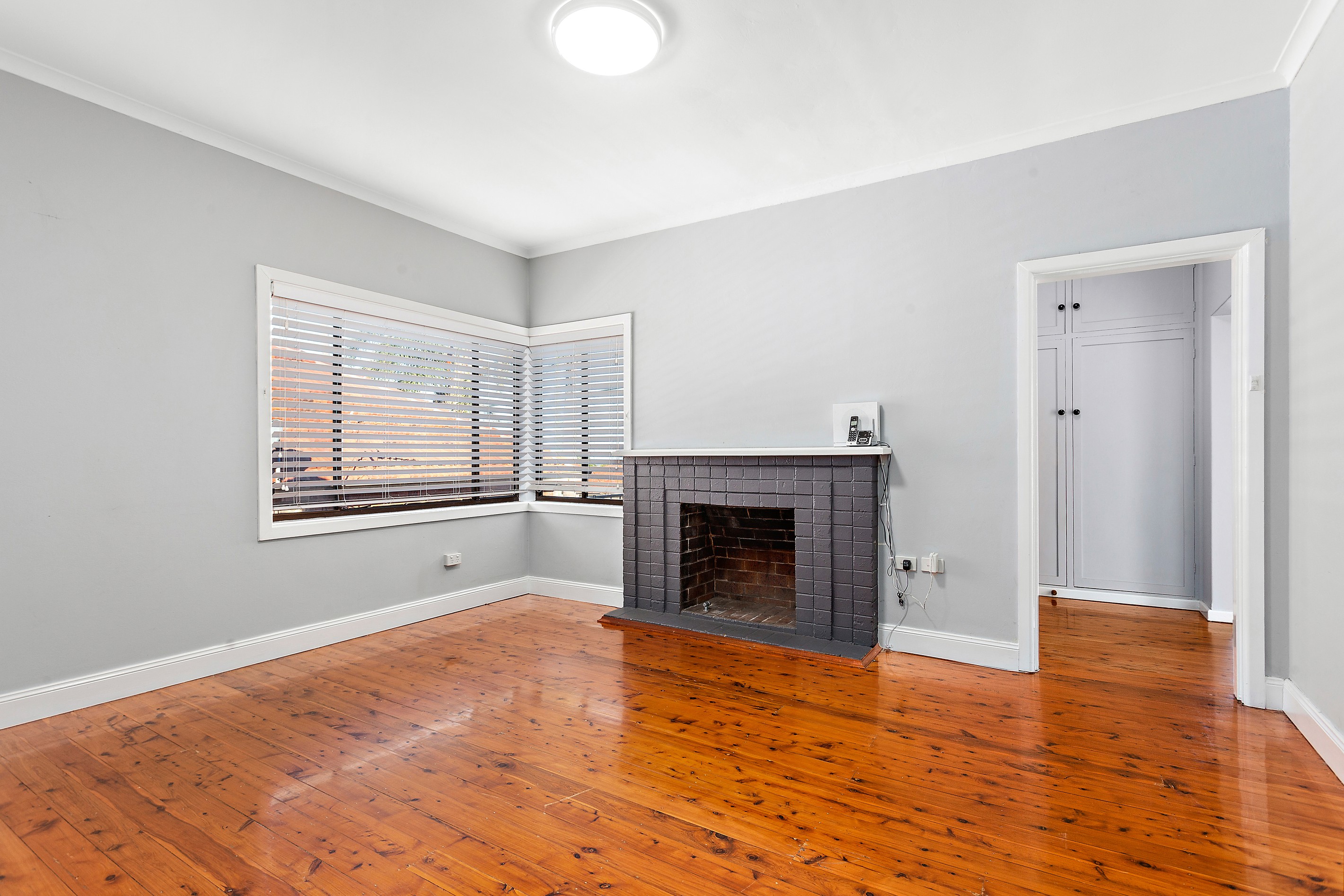 192 Flagstaff Road, Lake Heights, NSW 2502