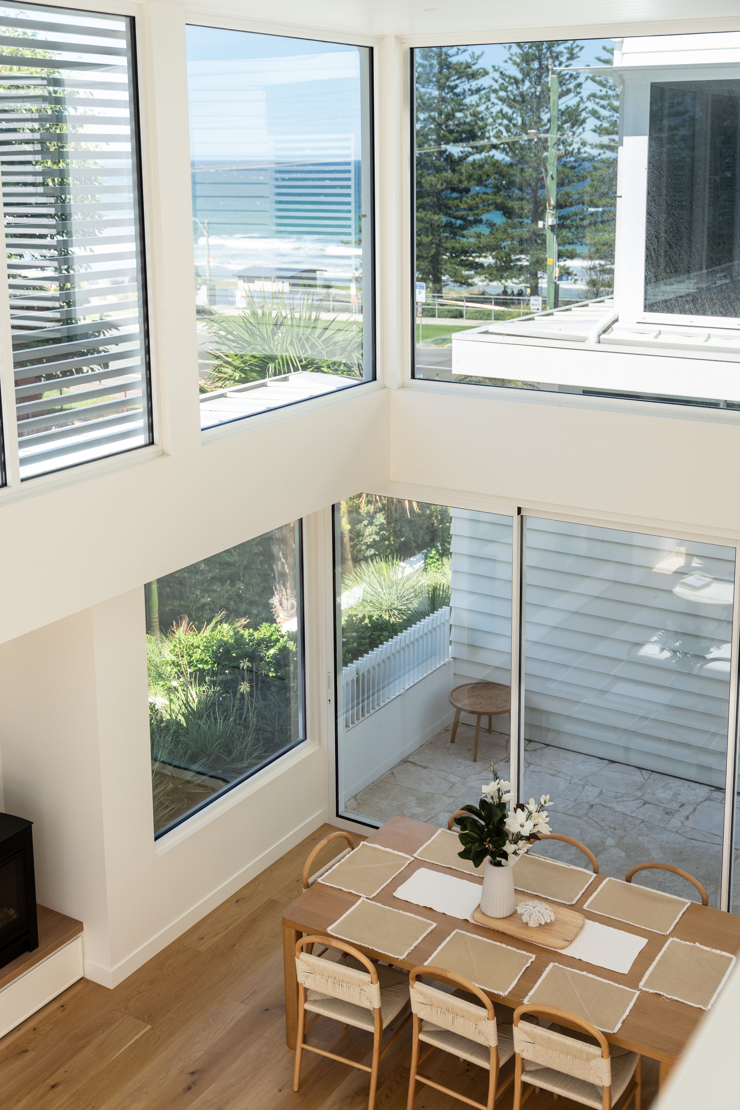 684b Lawrence Hargrave Drive — photo 10 of 30