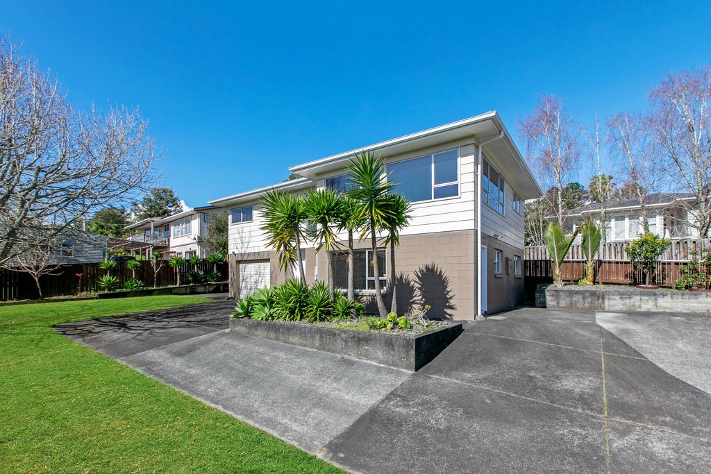16 Glenroy Place, Green Bay, Waitakere City