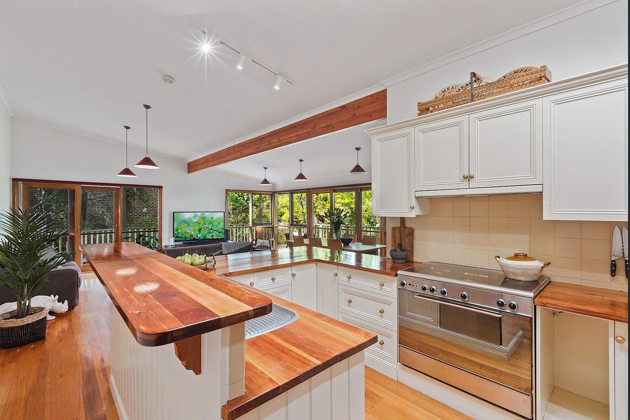 16 Evelyn Road, Ringwood North, VIC 3134