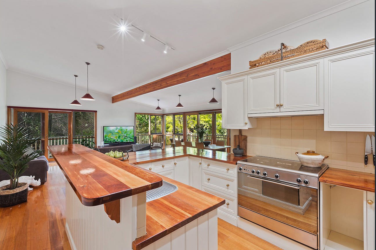 16 Evelyn Road, Ringwood North, VIC 3134