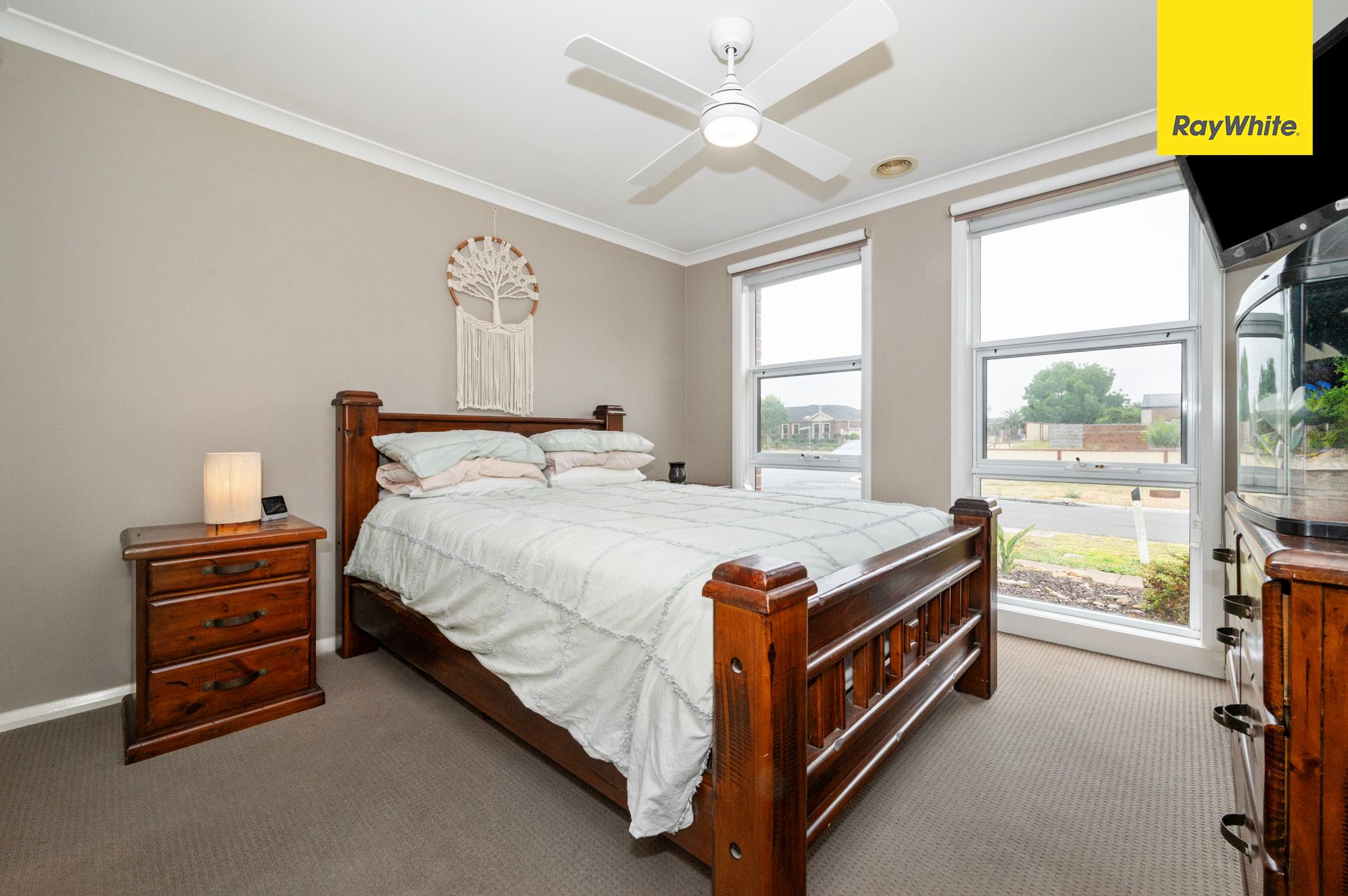 2 Sunderland Way, Melton West, VIC 3337