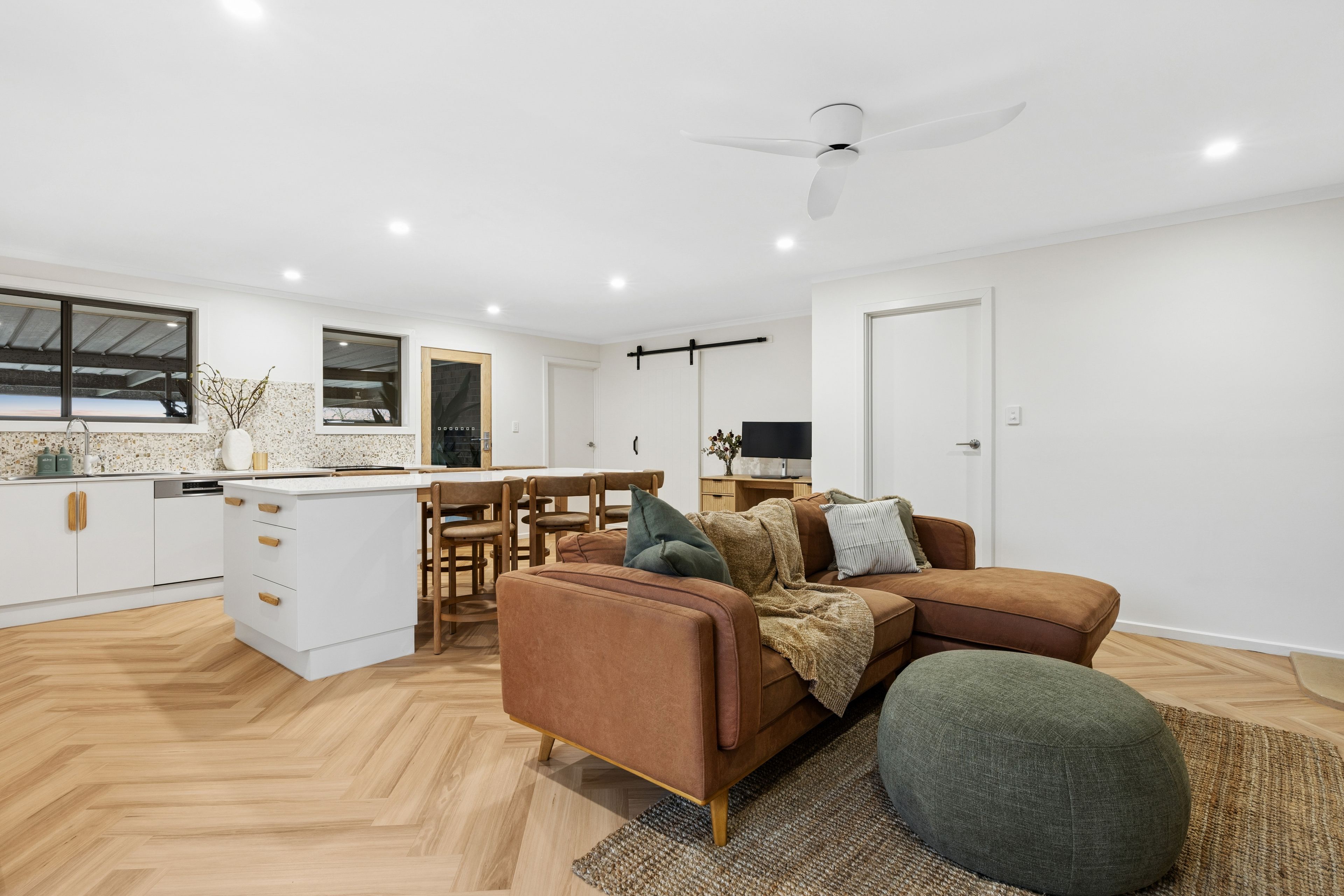 7 Hazel Court — photo 3 of 23