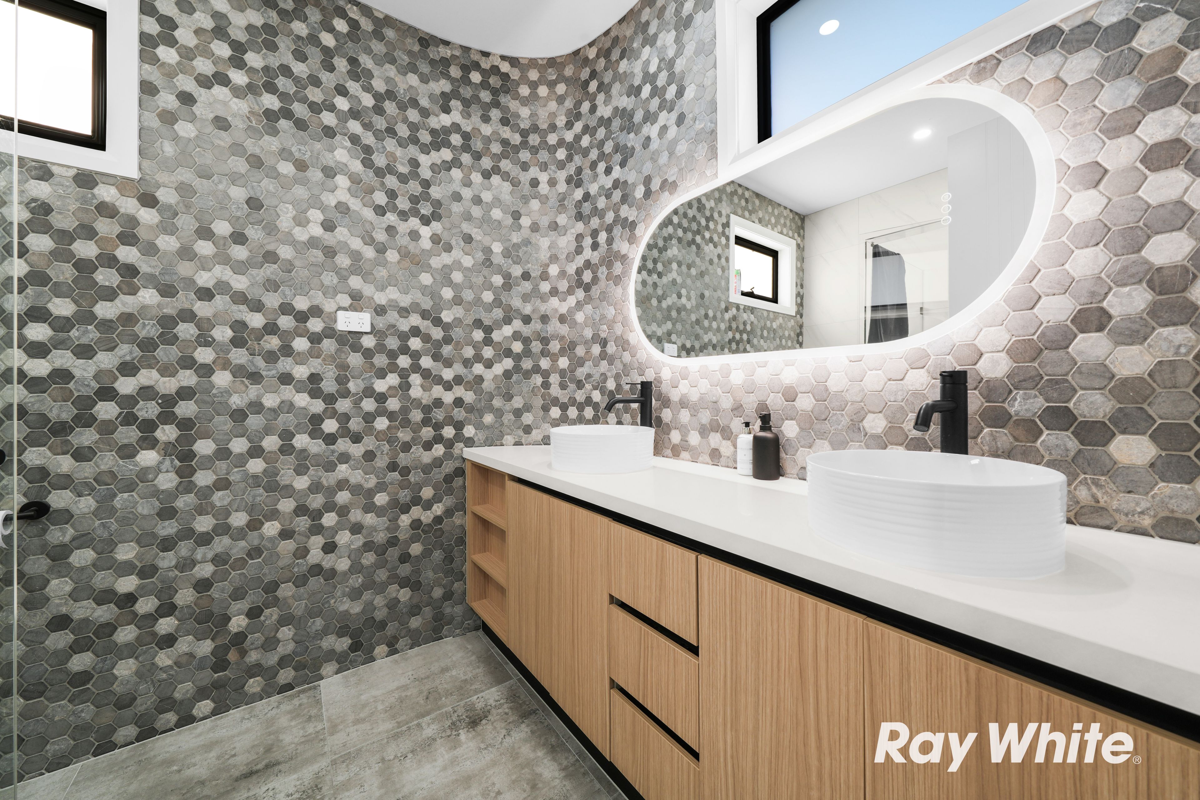 61 Brown Boulevard — photo 14 of 17