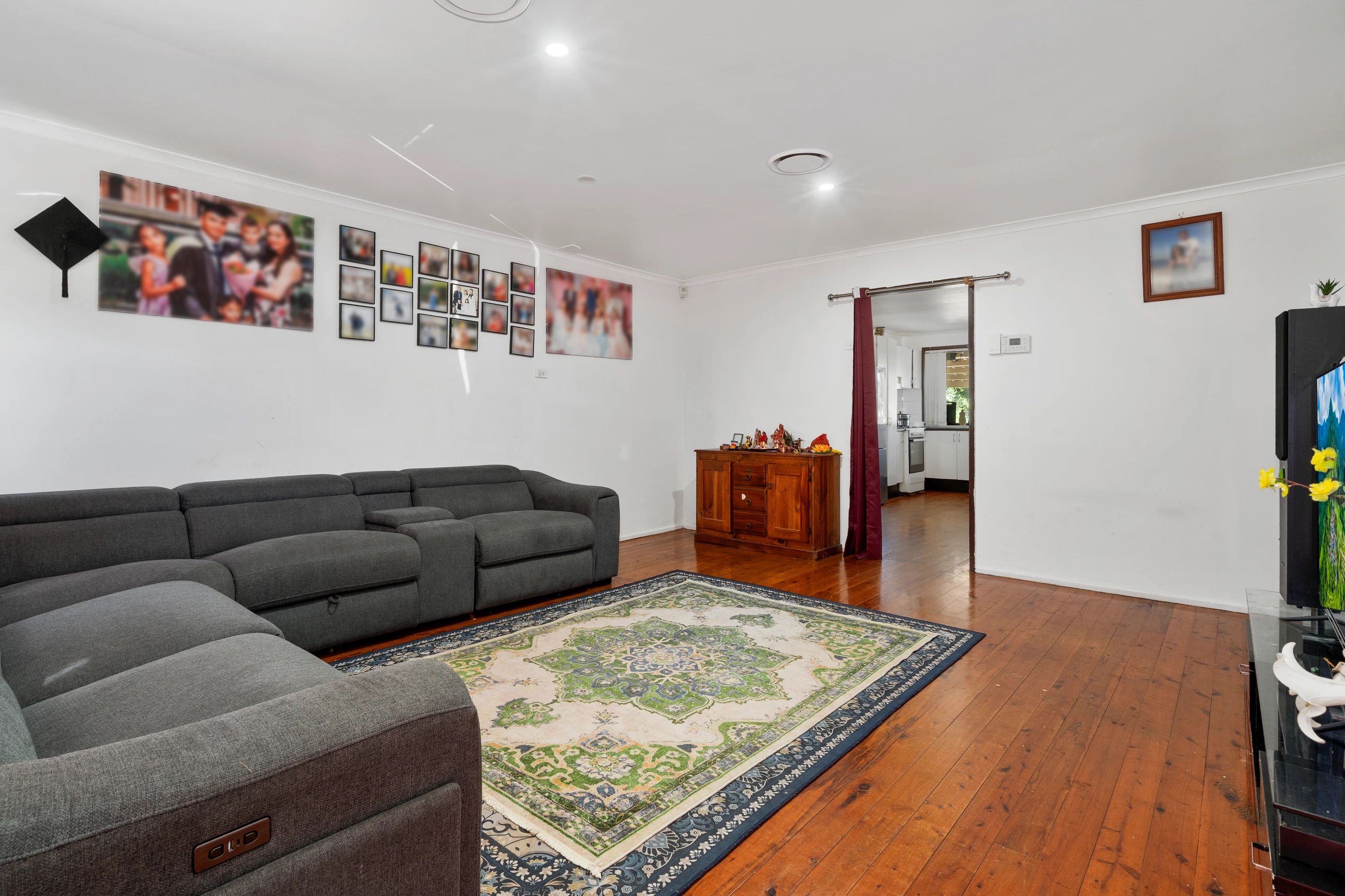 30 Thompson Place, Minto, NSW 2566