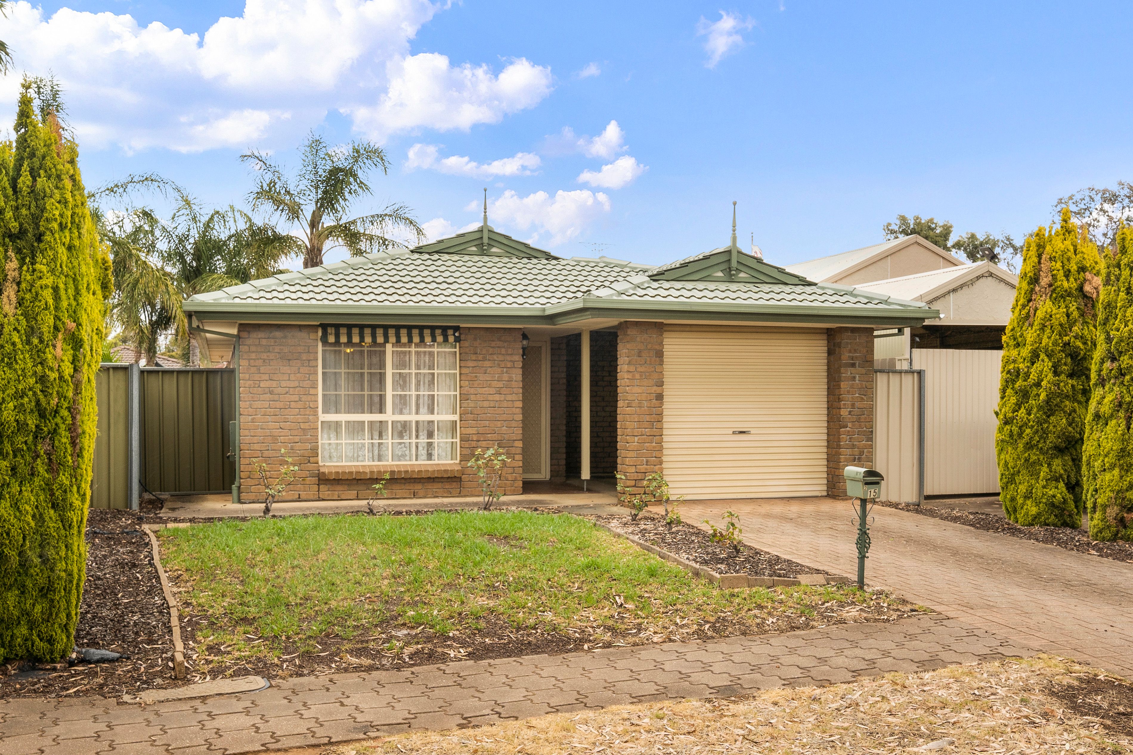 2/15 Wakeling Crescent, Parafield Gardens, SA 5107