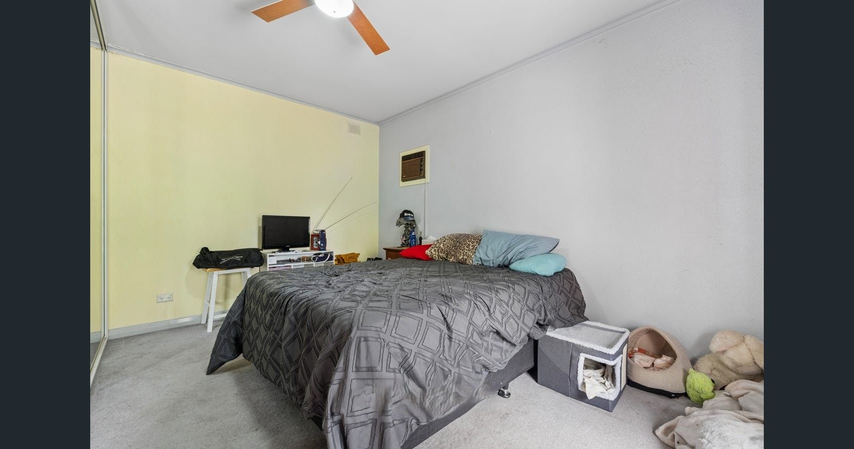 4 Bronwyn Crescent — photo 7 of 16