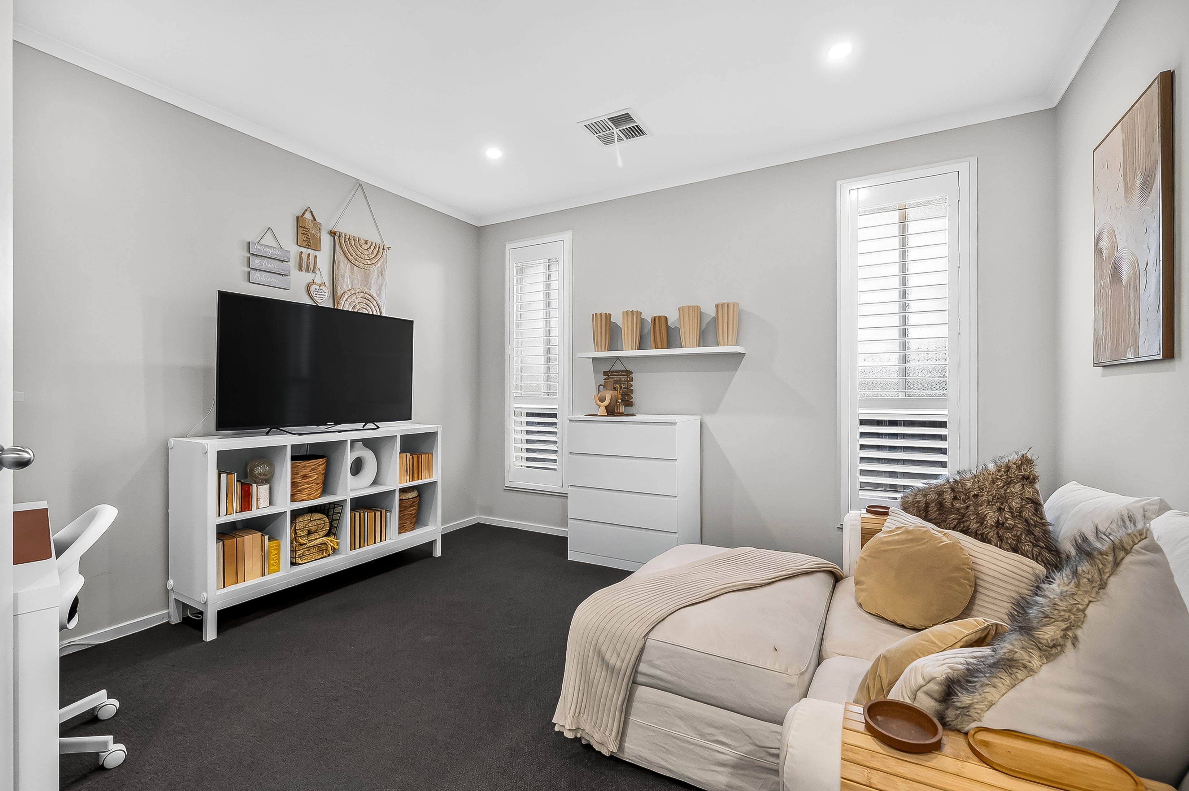 13 Ogilvy Road — photo 5 of 19