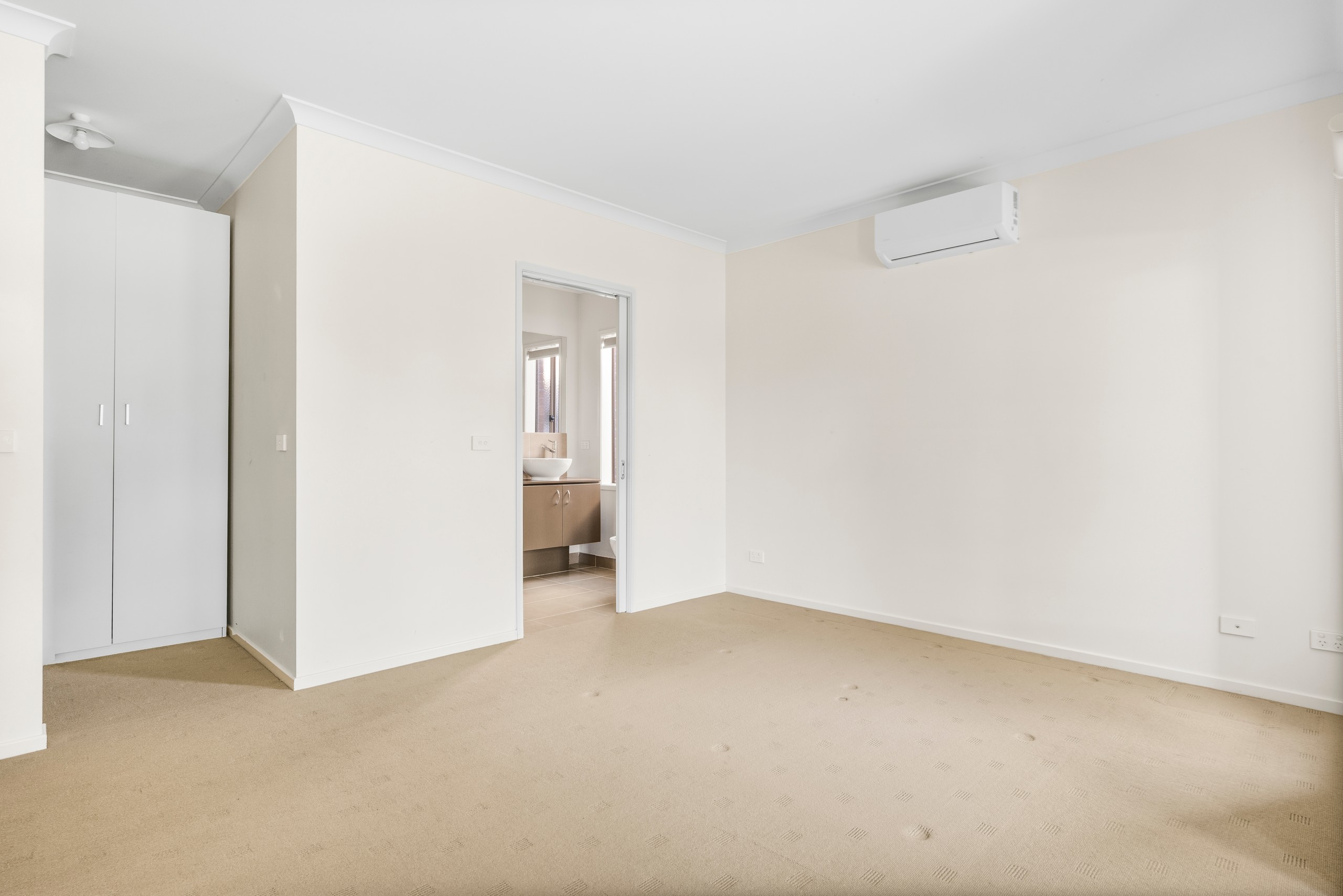 26 St Leonard Drive, South Morang, VIC 3752