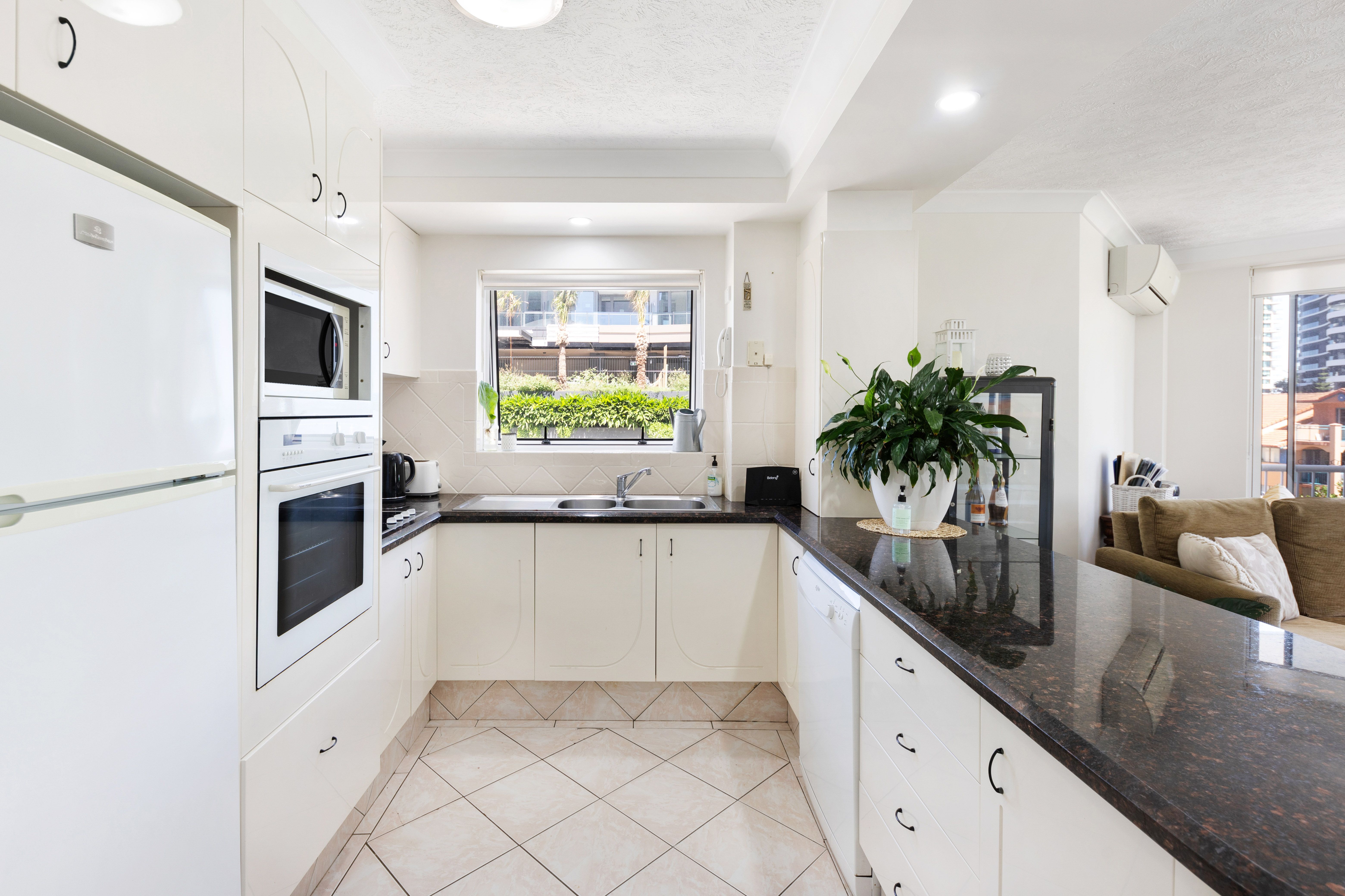404/8 Philip Avenue, Broadbeach, QLD 4218
