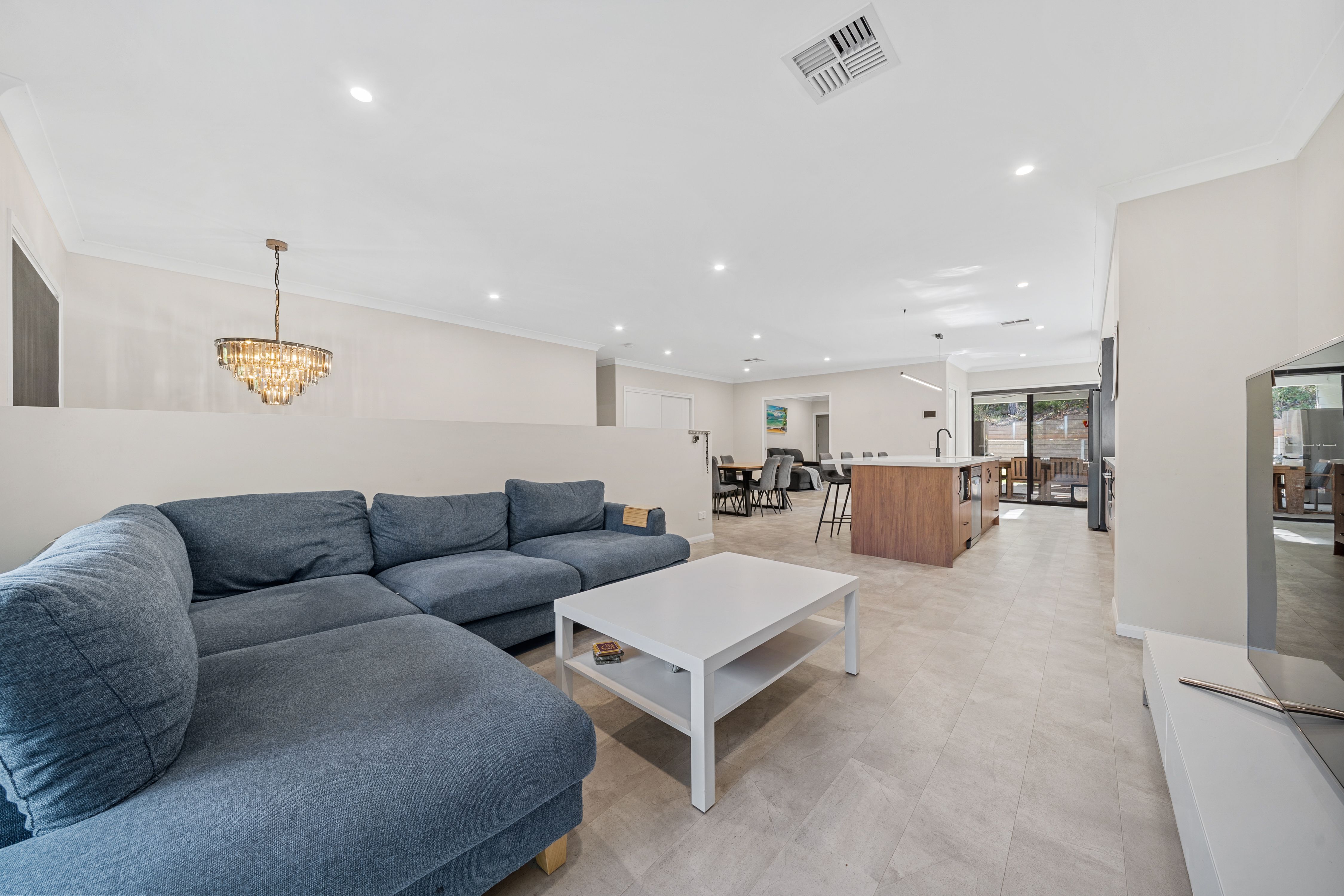 25A Tingi Avenue — photo 9 of 20