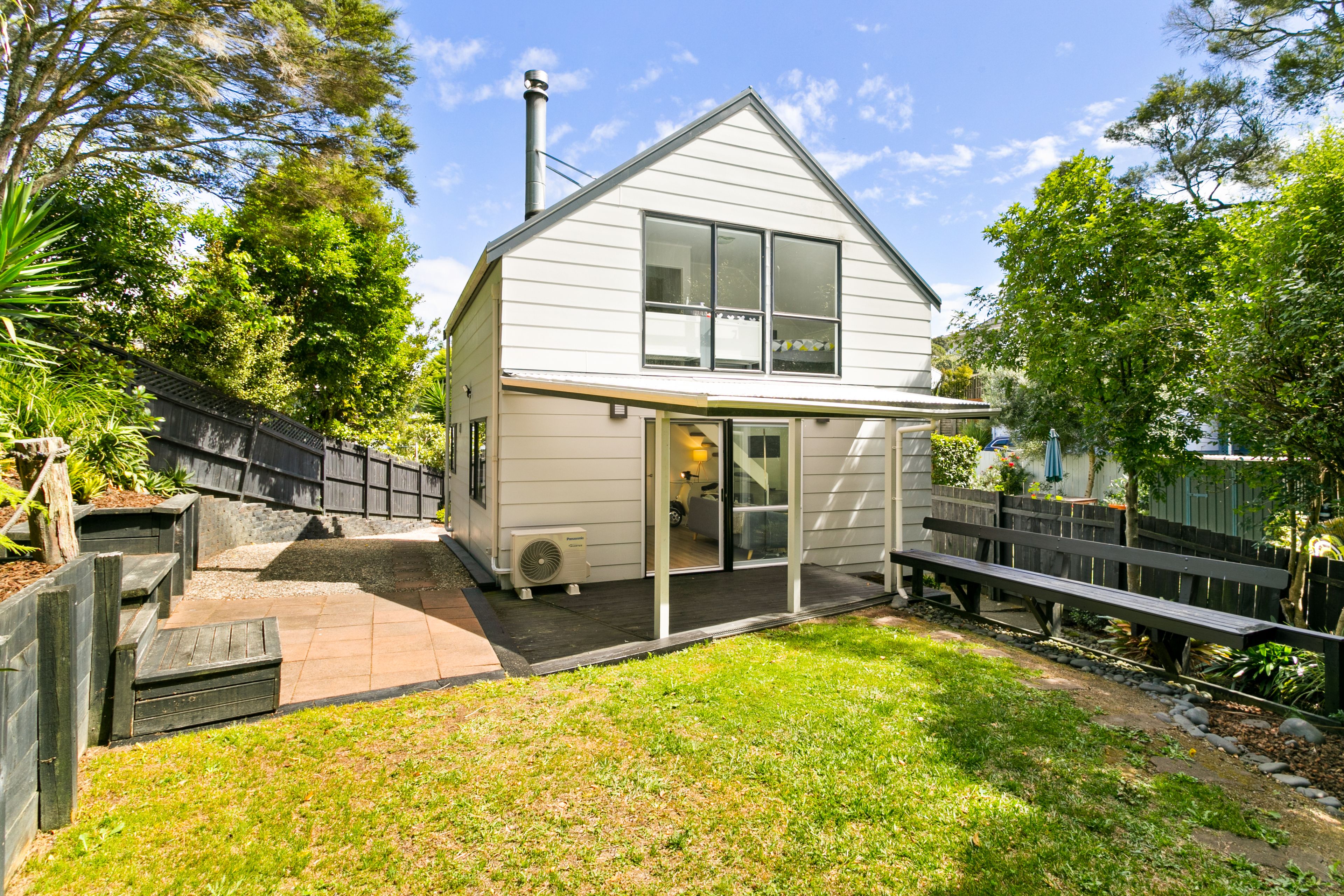 2/143 Spinella Drive, Glenfield, North Shore City