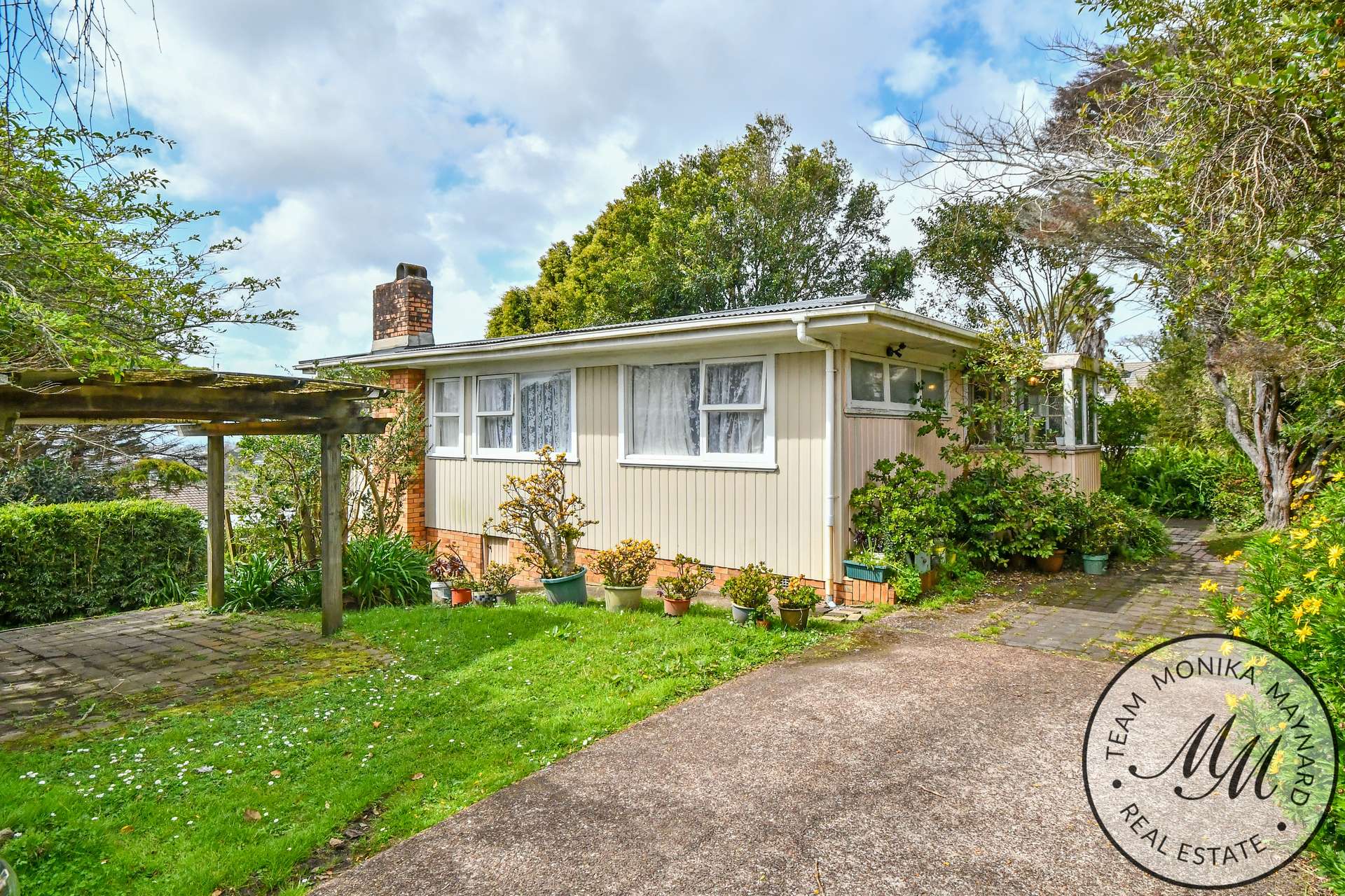 301 Glenfield Road photo 3