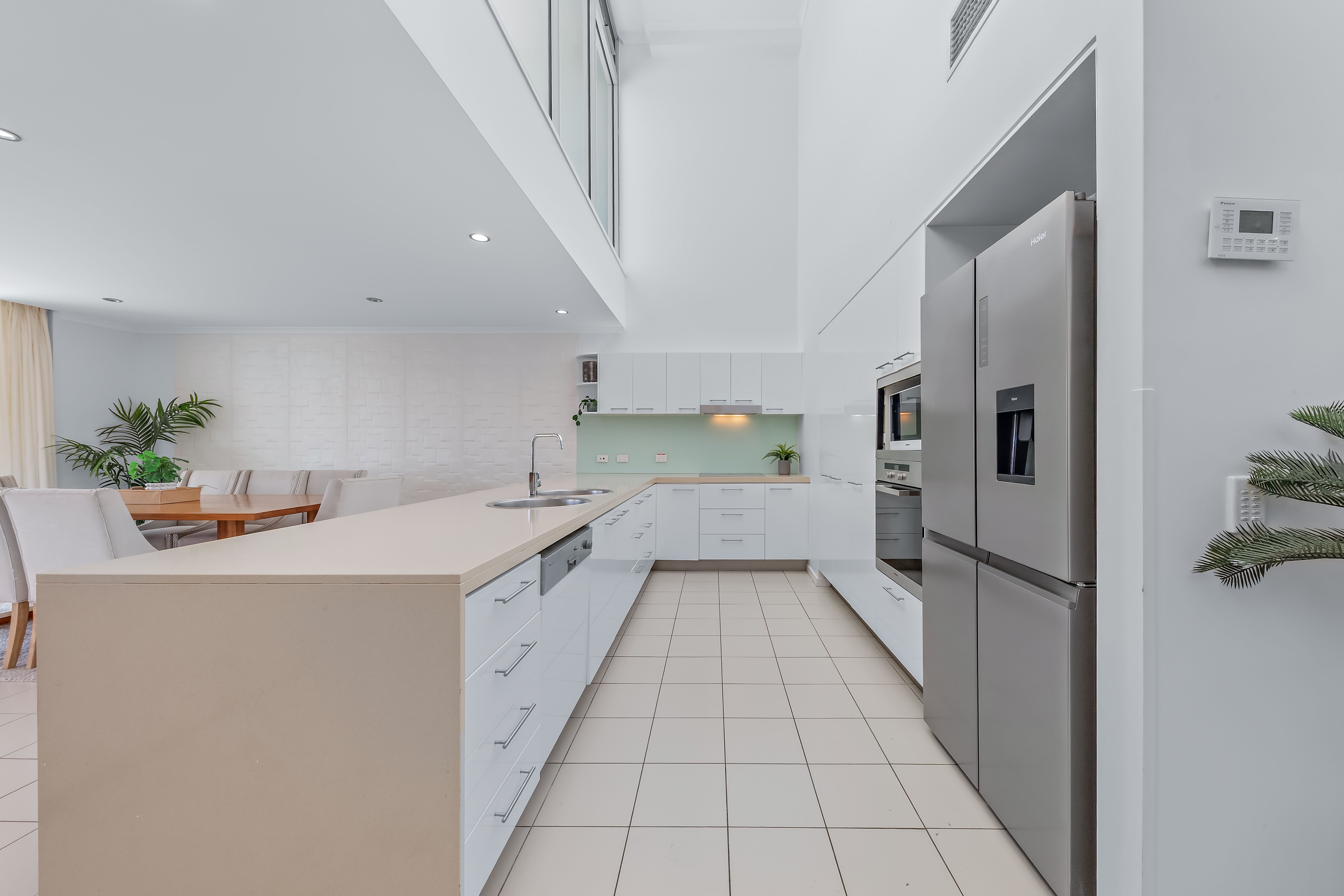 27/159 Shingley Drive — photo 8 of 30
