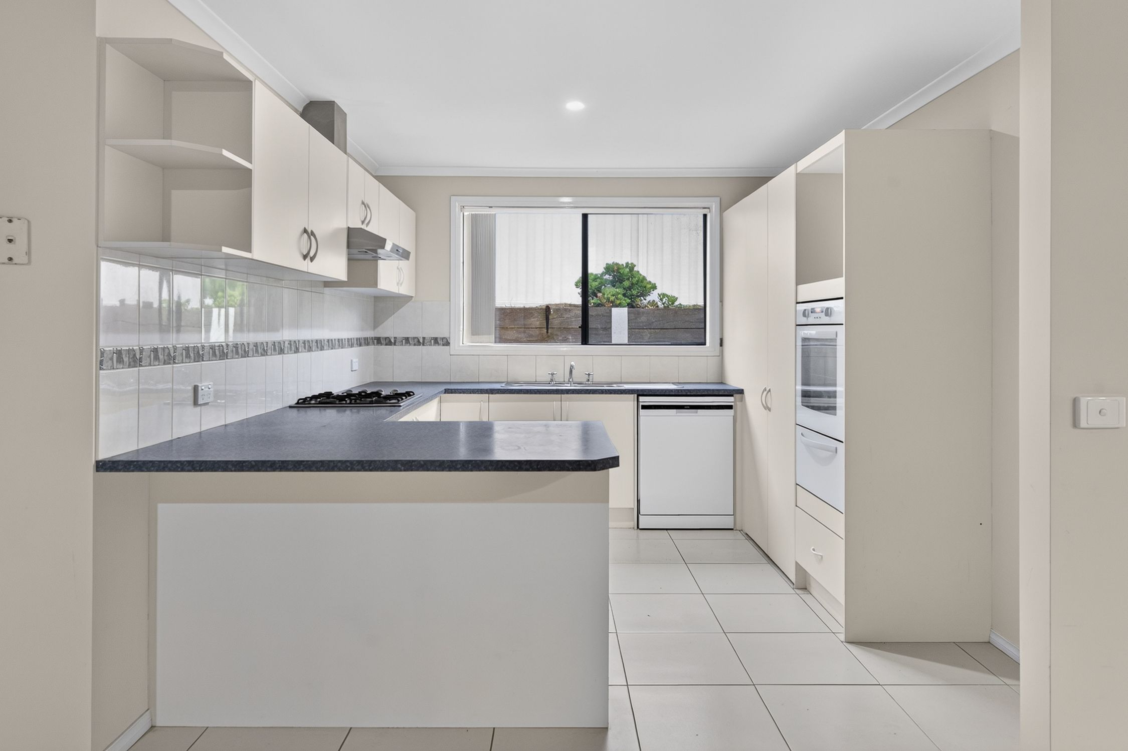 2 Natanya Drive — photo 3 of 12