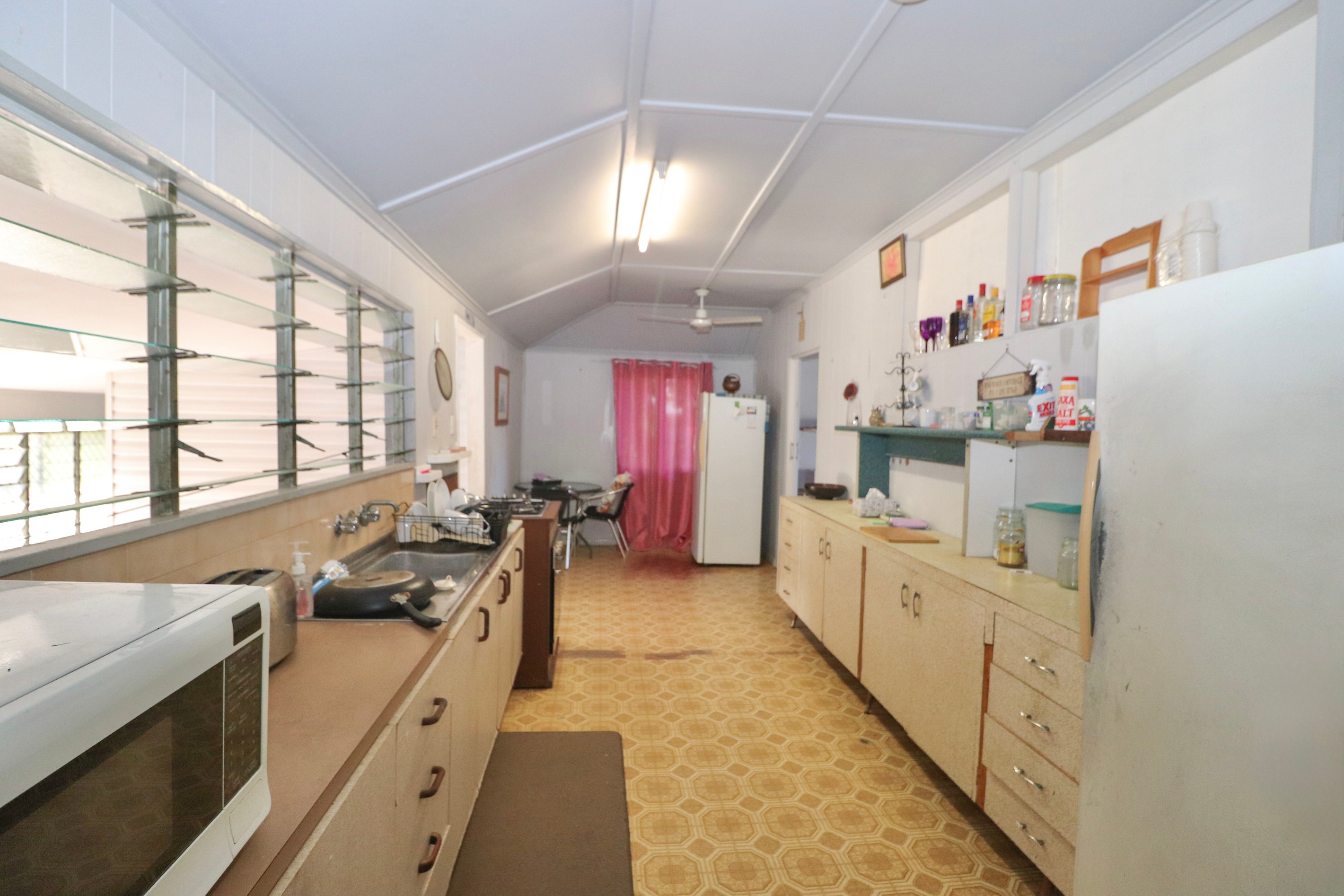 12 Shaws Avenue, Halifax, QLD 4850