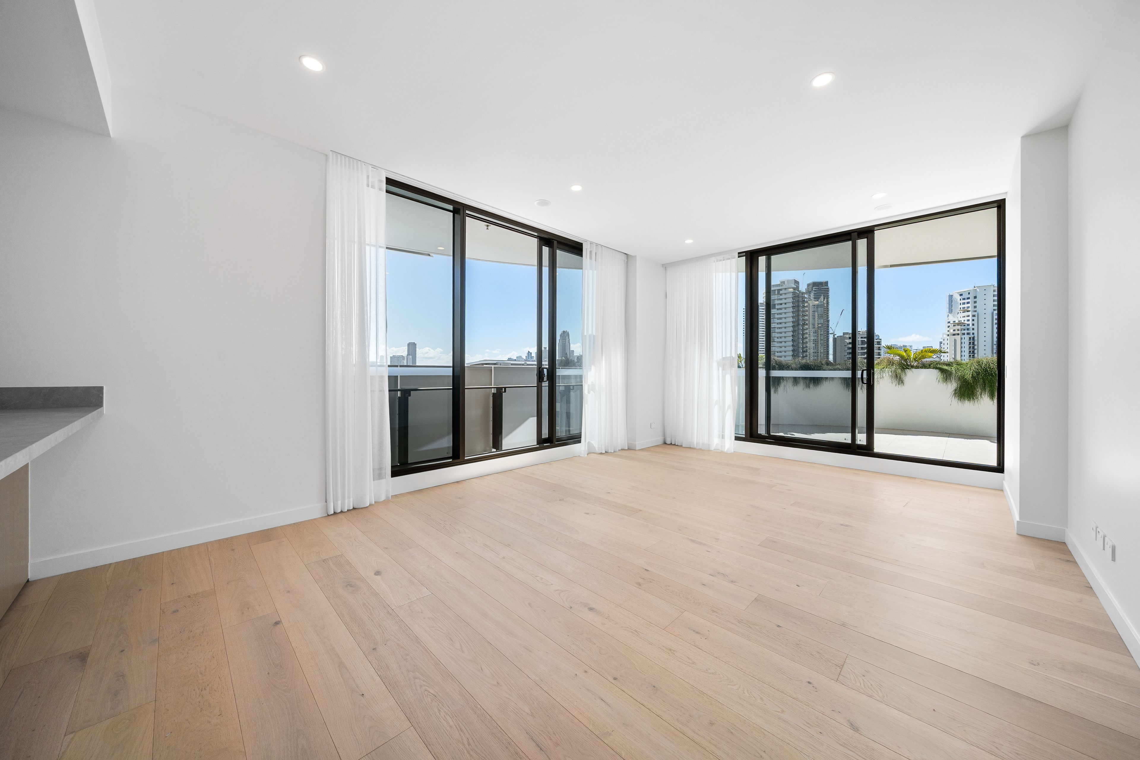 202/42 Stanhill Drive — photo 9 of 25