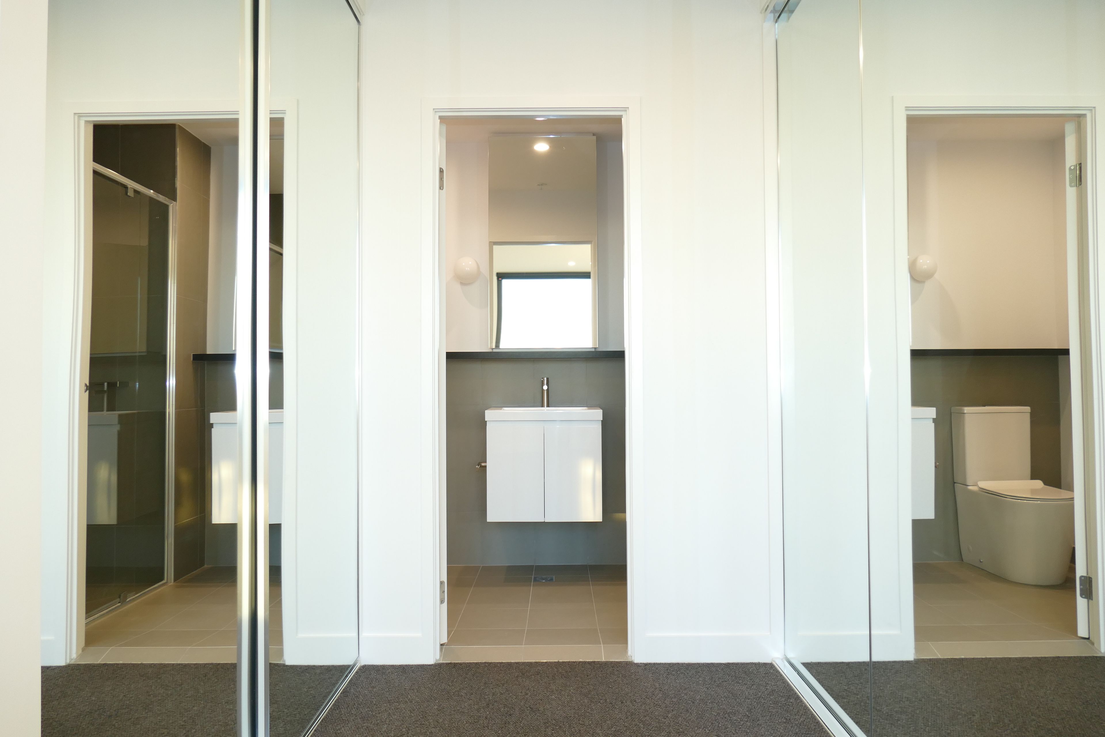 204/18 Lomandra Drive — photo 7 of 11