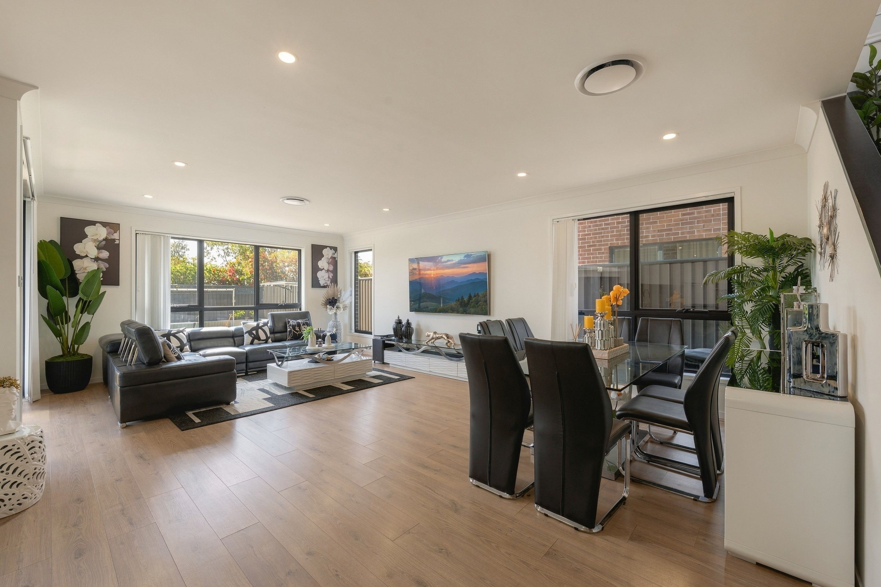 17 Molnar Circuit, Oran Park, NSW 2570