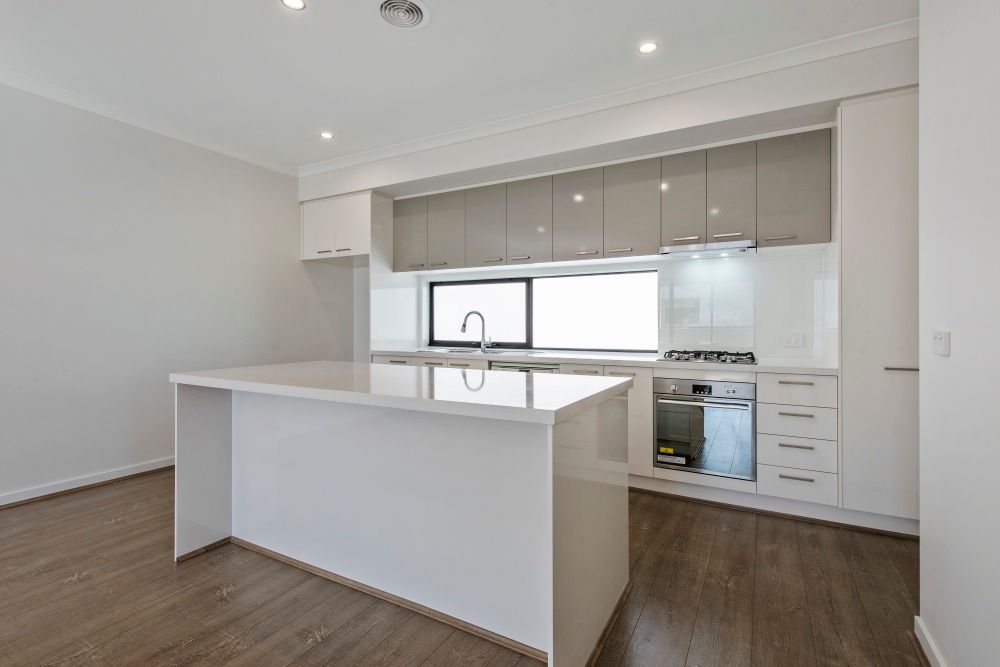 17 Quarter Circuit, Springvale, VIC 3171