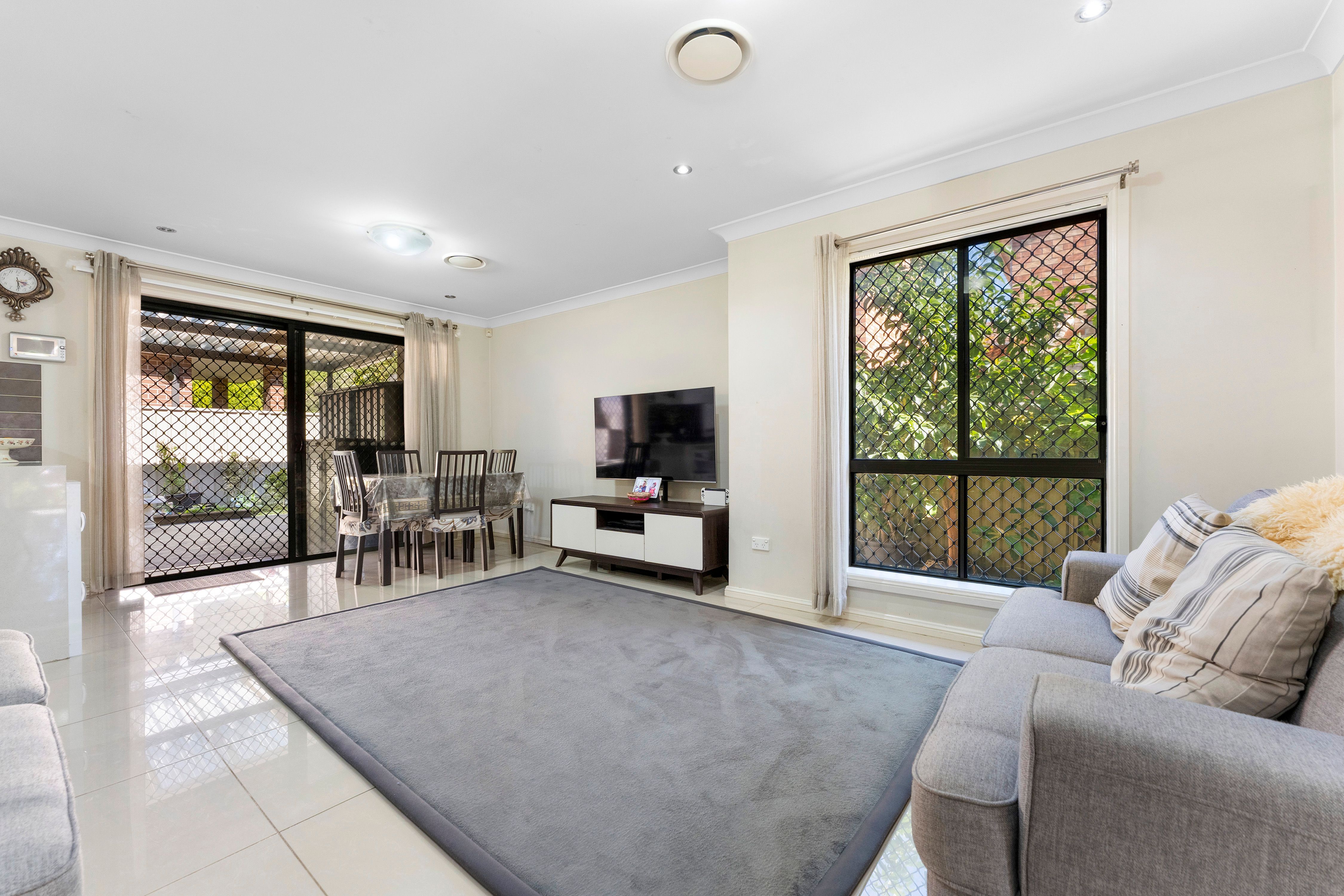 11/36 Allawah Street — photo 3 of 17