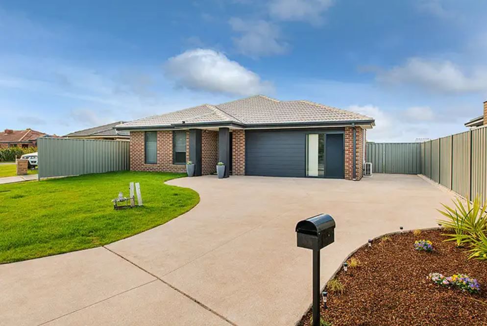 66 Ardent Crescent, Cranbourne East, VIC 3977