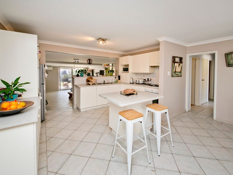 25 Okewood Way, Morley, WA 6062