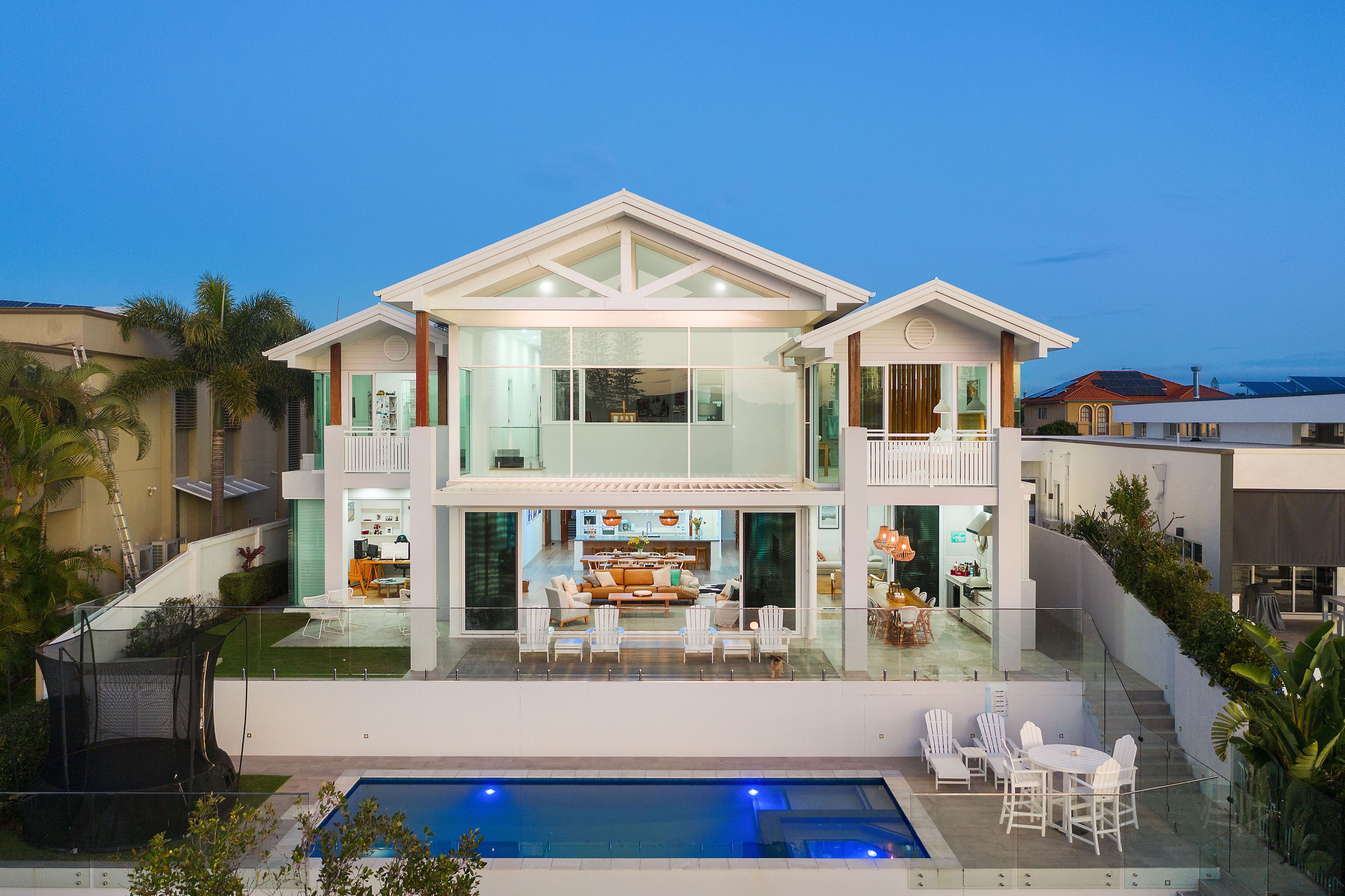 21 Ipsley Drive, Broadbeach Waters QLD 4218