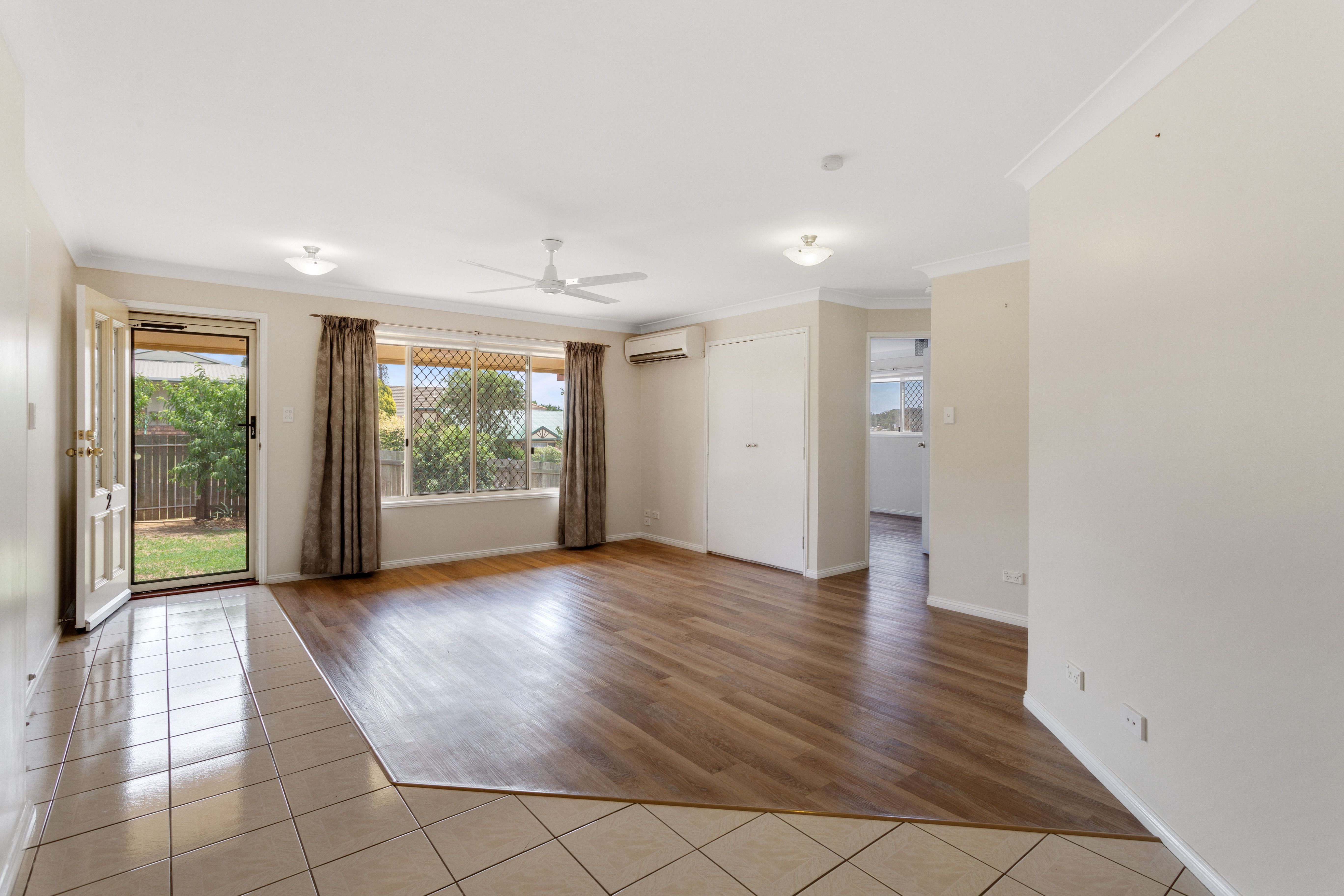 2/52 Hoepper Street, Kearneys Spring, QLD 4350