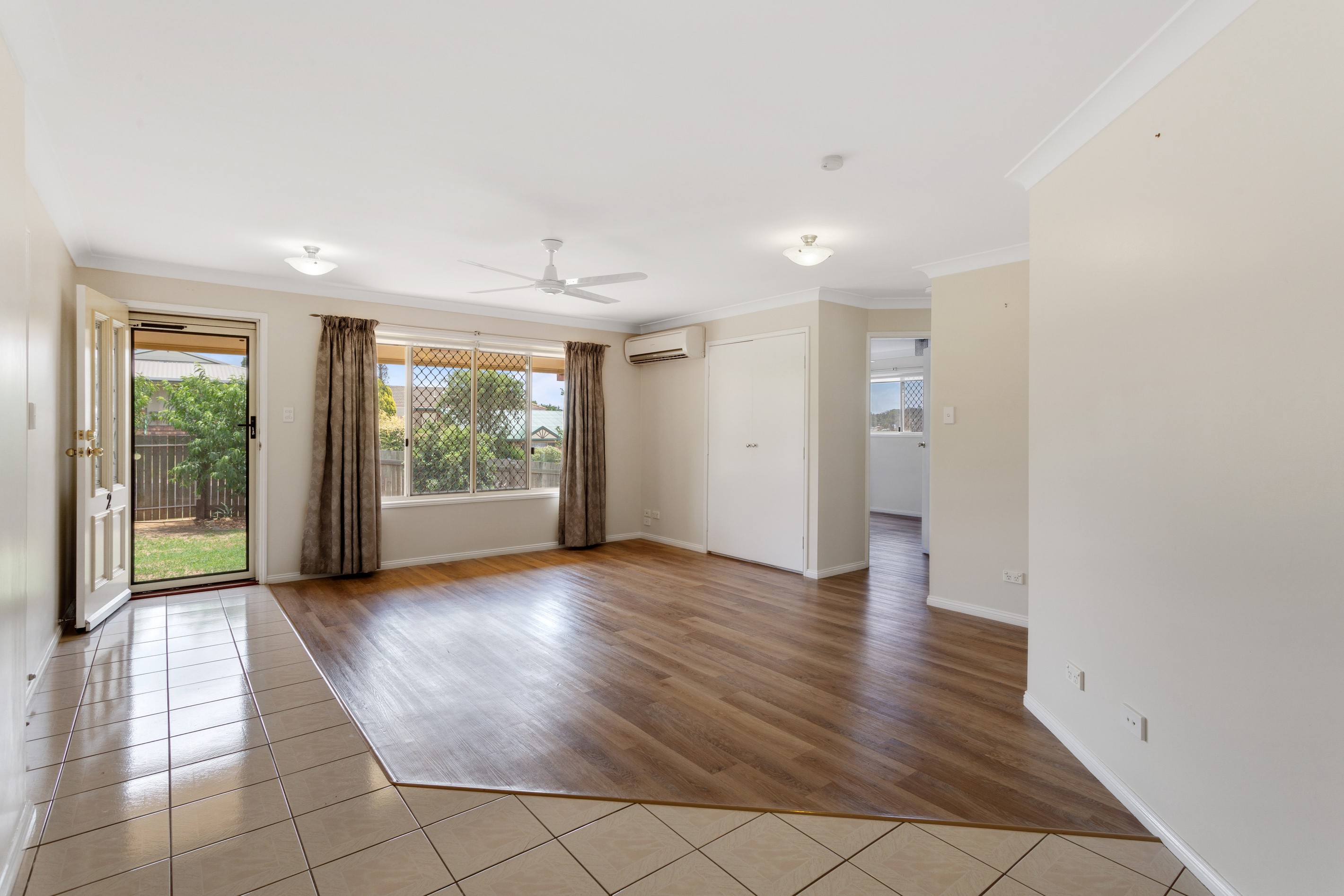 2/52 Hoepper Street, Kearneys Spring, QLD 4350