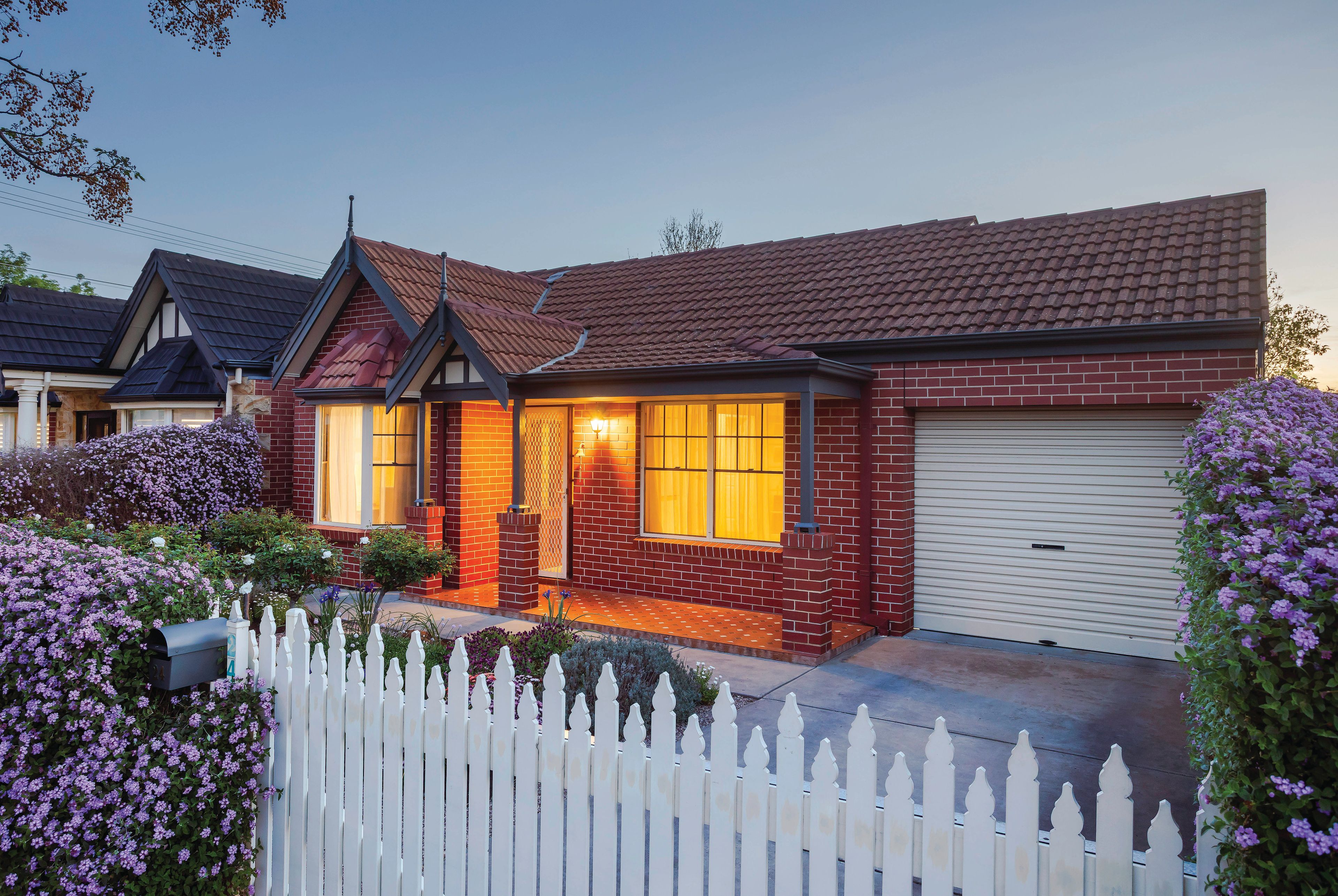 24 Coombe Road — photo 3 of 30