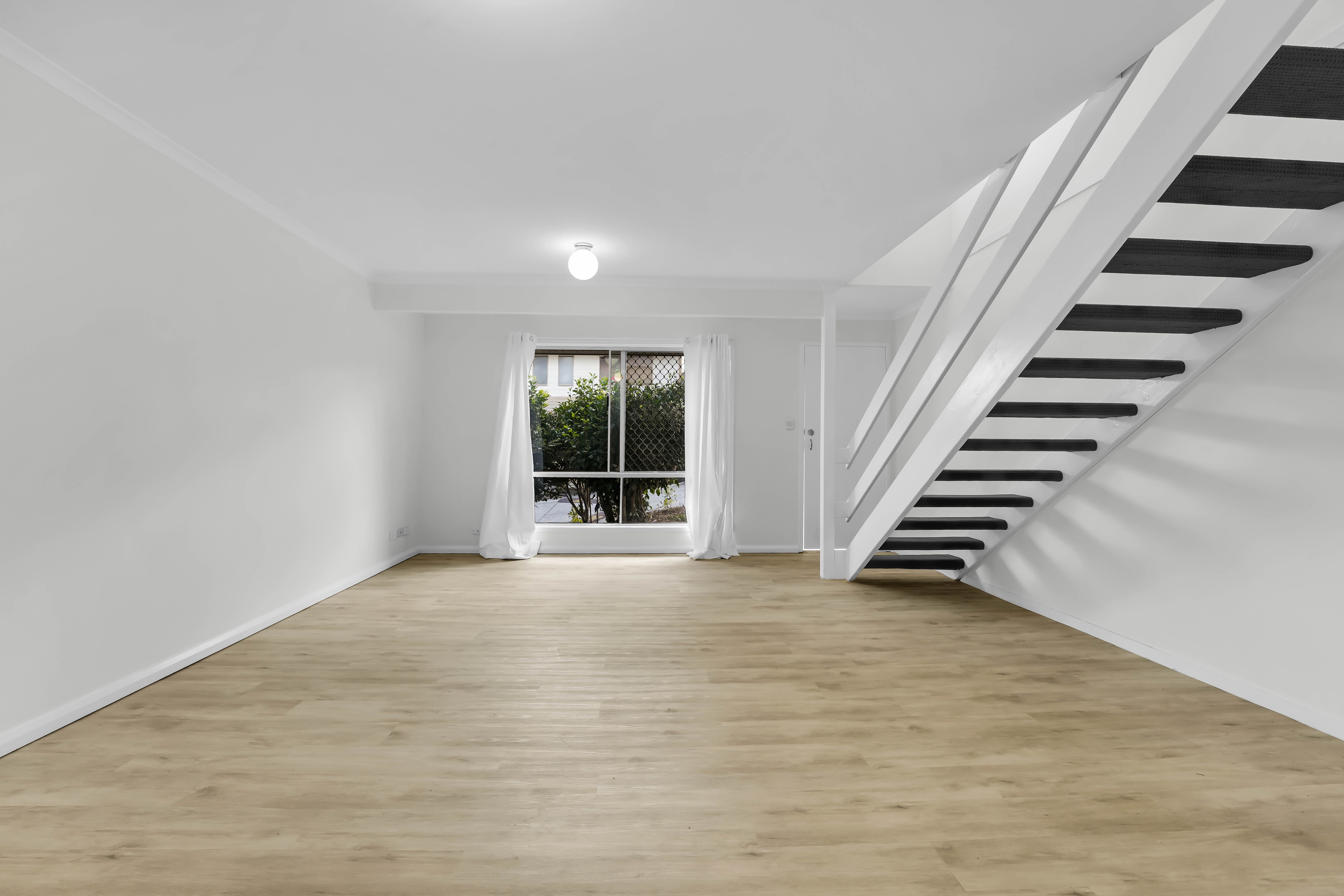 2/100 Smith Road — photo 6 of 27