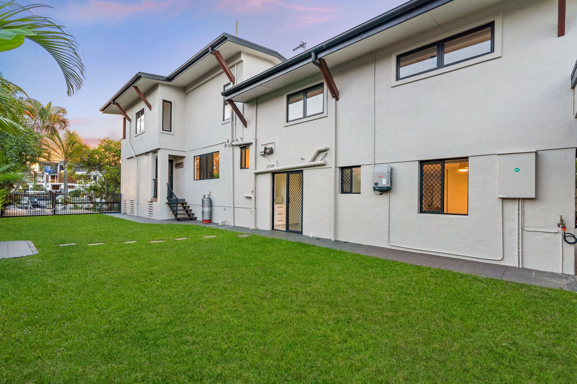 1 Savoy Drive, Broadbeach Waters, QLD 4218