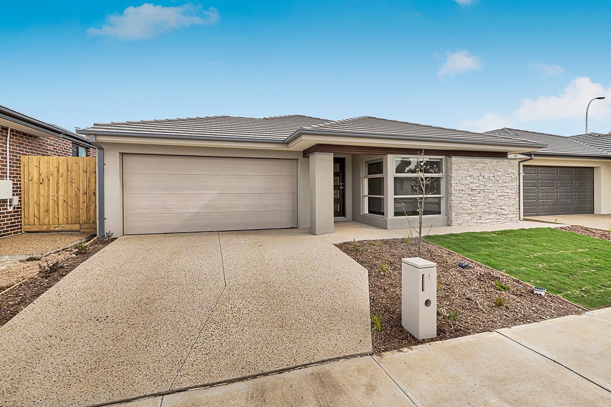 4 Athletic Circuit, Clyde, VIC 3978