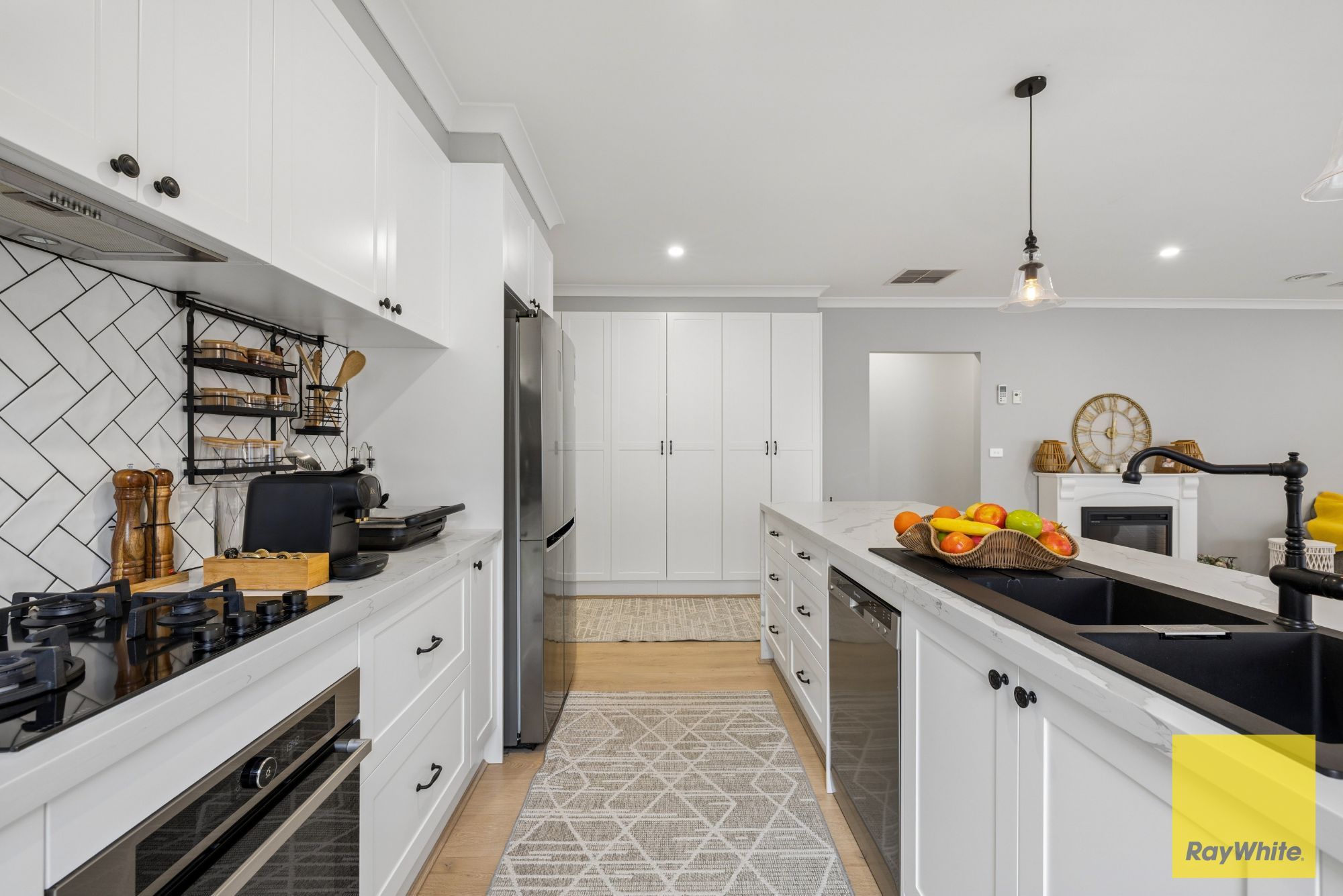 60 Evesham Drive — photo 12 of 25