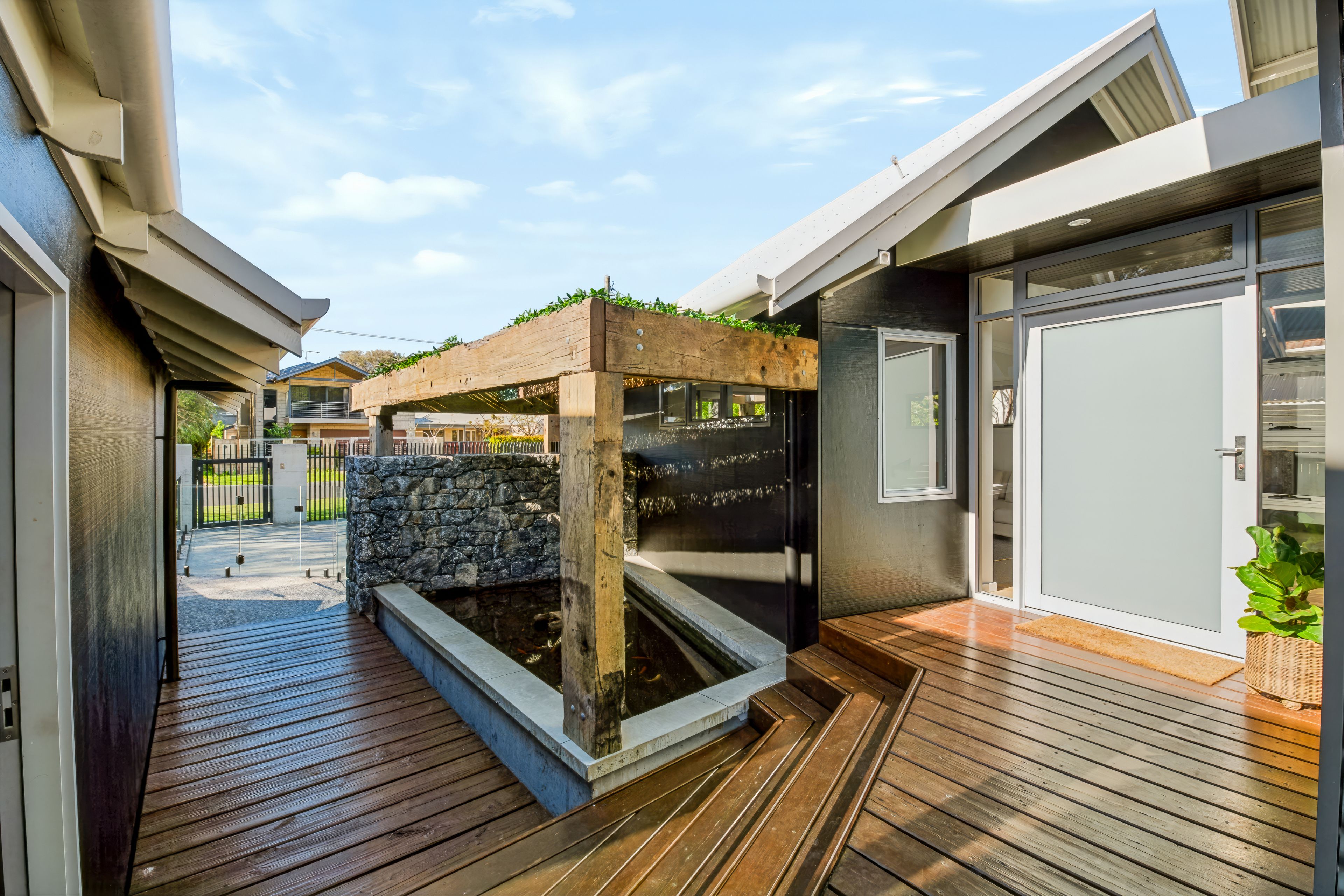36 Thomas Street — photo 3 of 27