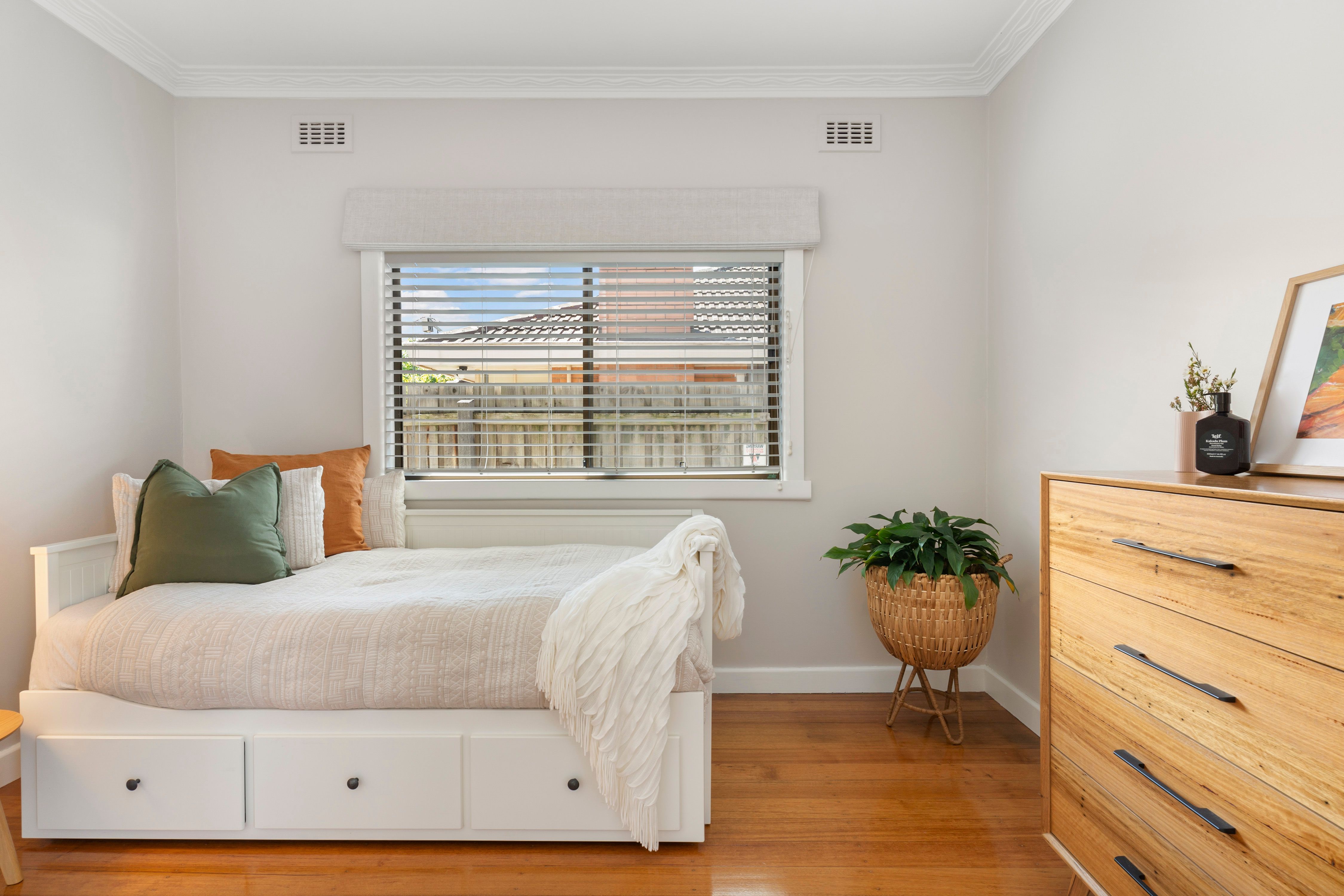 1/8 Langley Street — photo 8 of 12